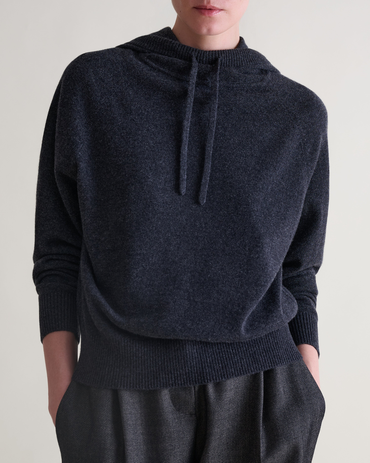 Women's Finest Cashmere Knitted Hoodie - Charcoal