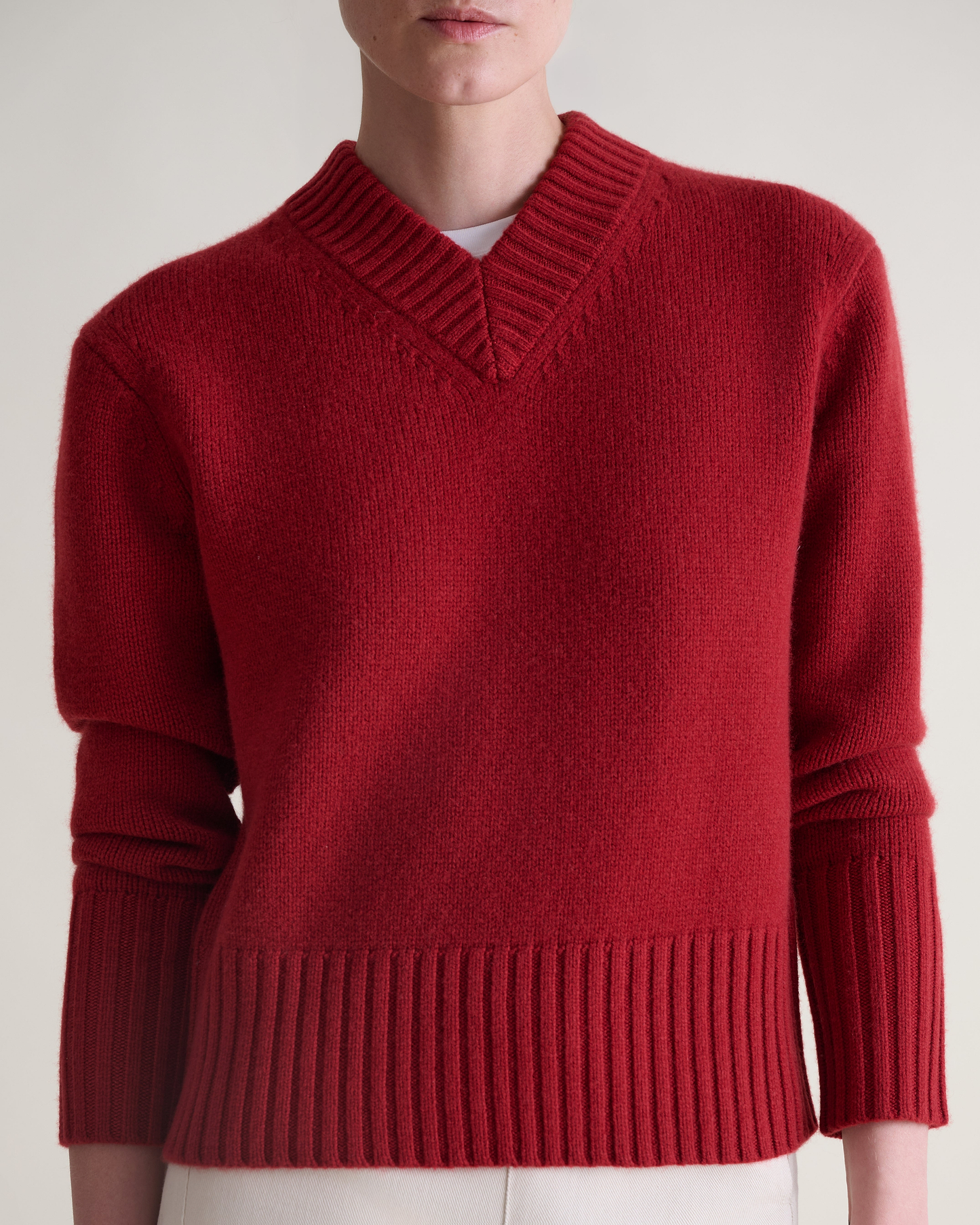 Women's Wool V-neck Jumper - Russet