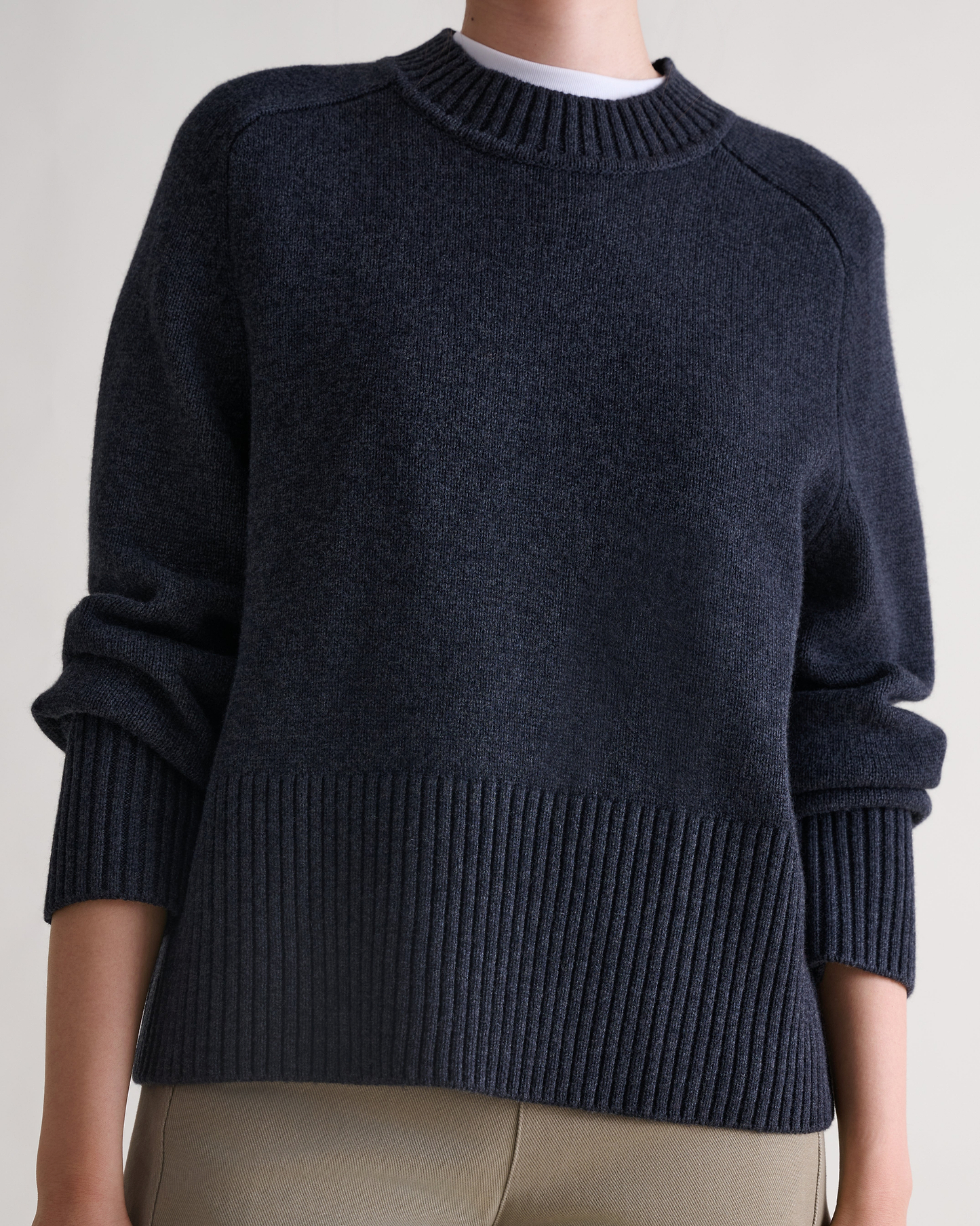 Women's Cashmere Merino Saddle Sleeve Crew Neck Jumper - Charcoal