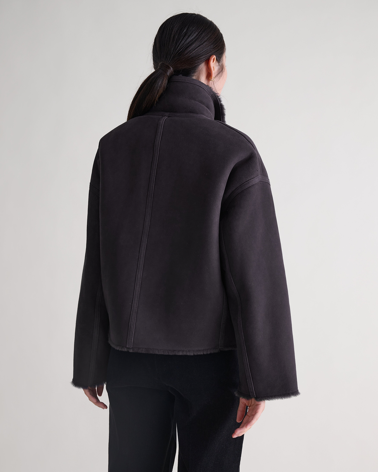 Relaxed boxy fit, dropped shoulders