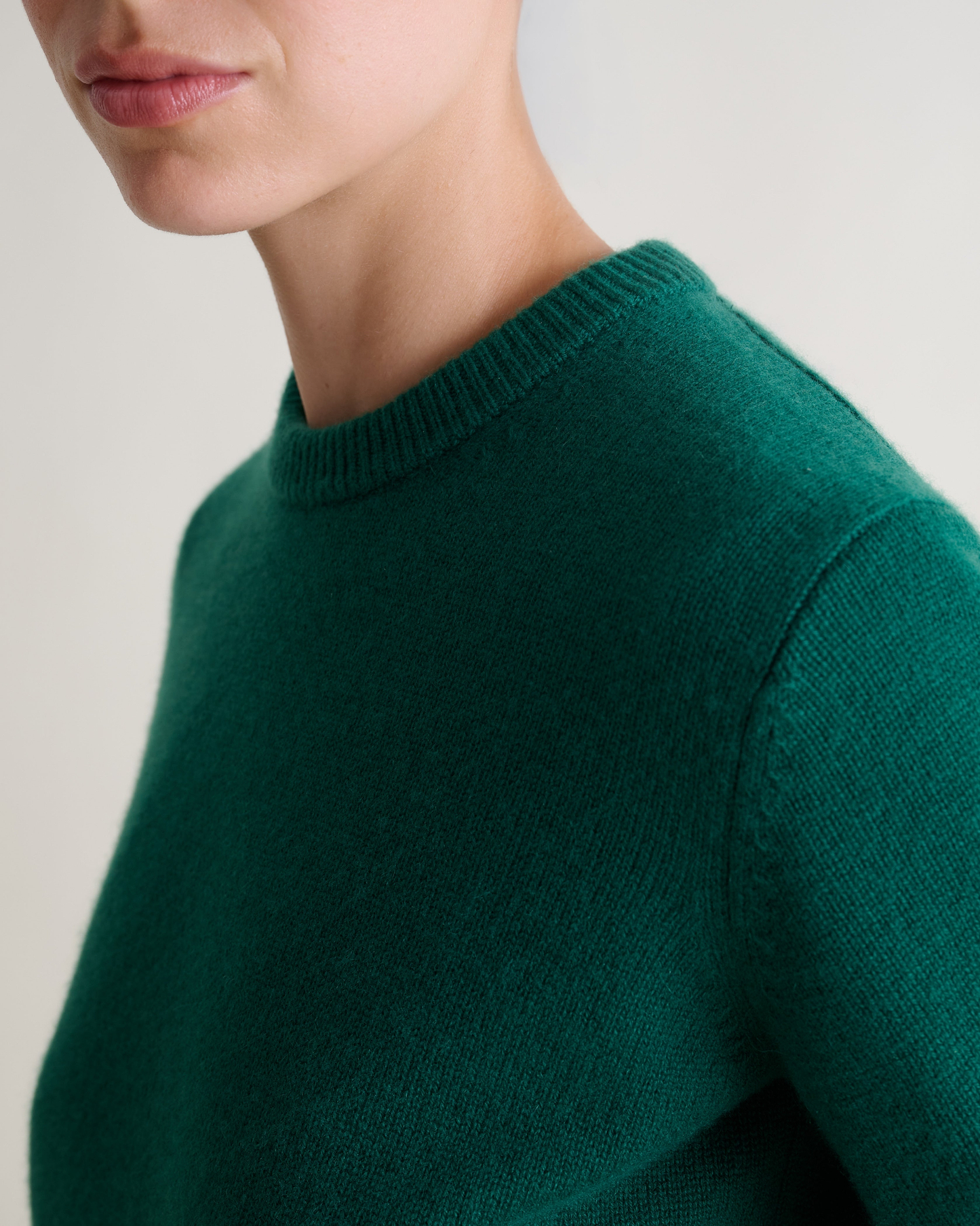 Women's Finest Midweight Cashmere Crew Neck Jumper - Malachite