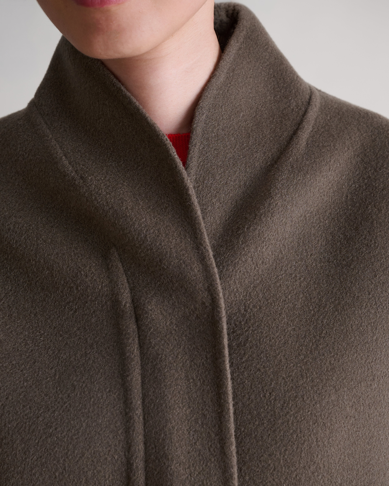 Sculptural funnel neck