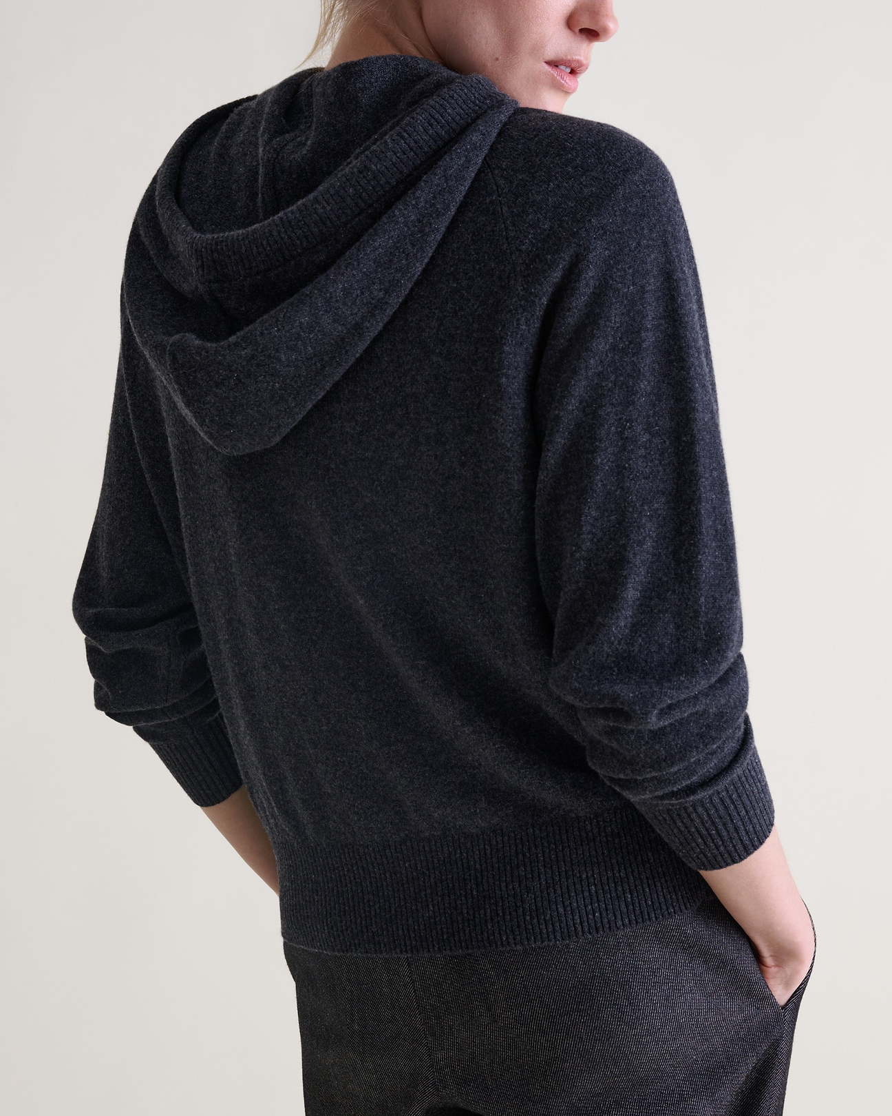 Relaxed hooded silhouette