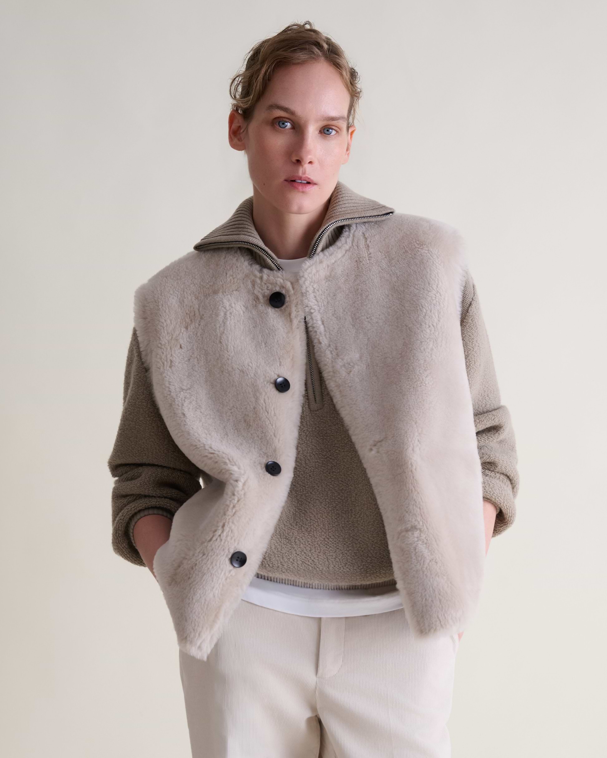 Women's Reversible Shearling Buttoned Gilet - Bone