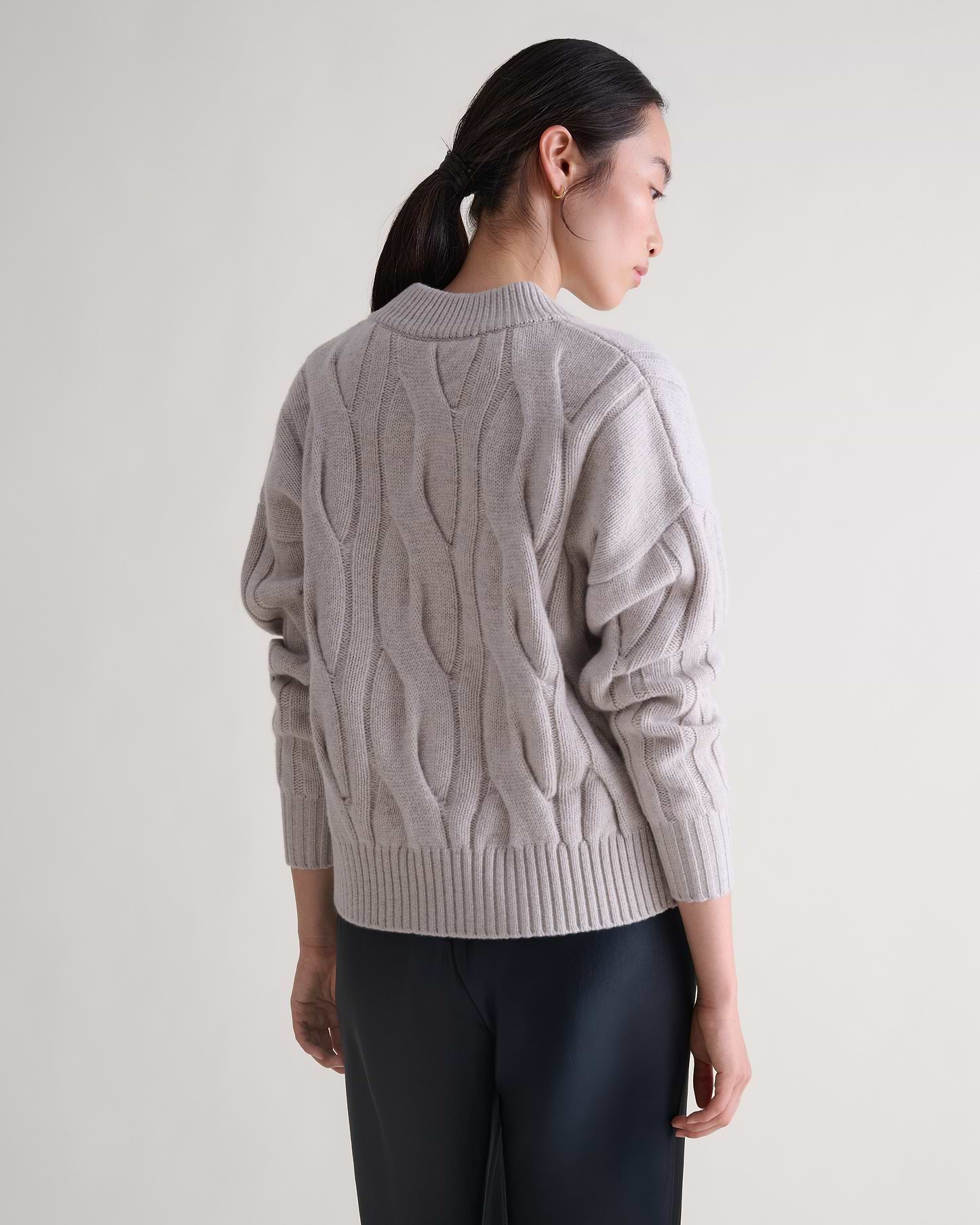 Lambswool Cable Knit V-neck Jumper