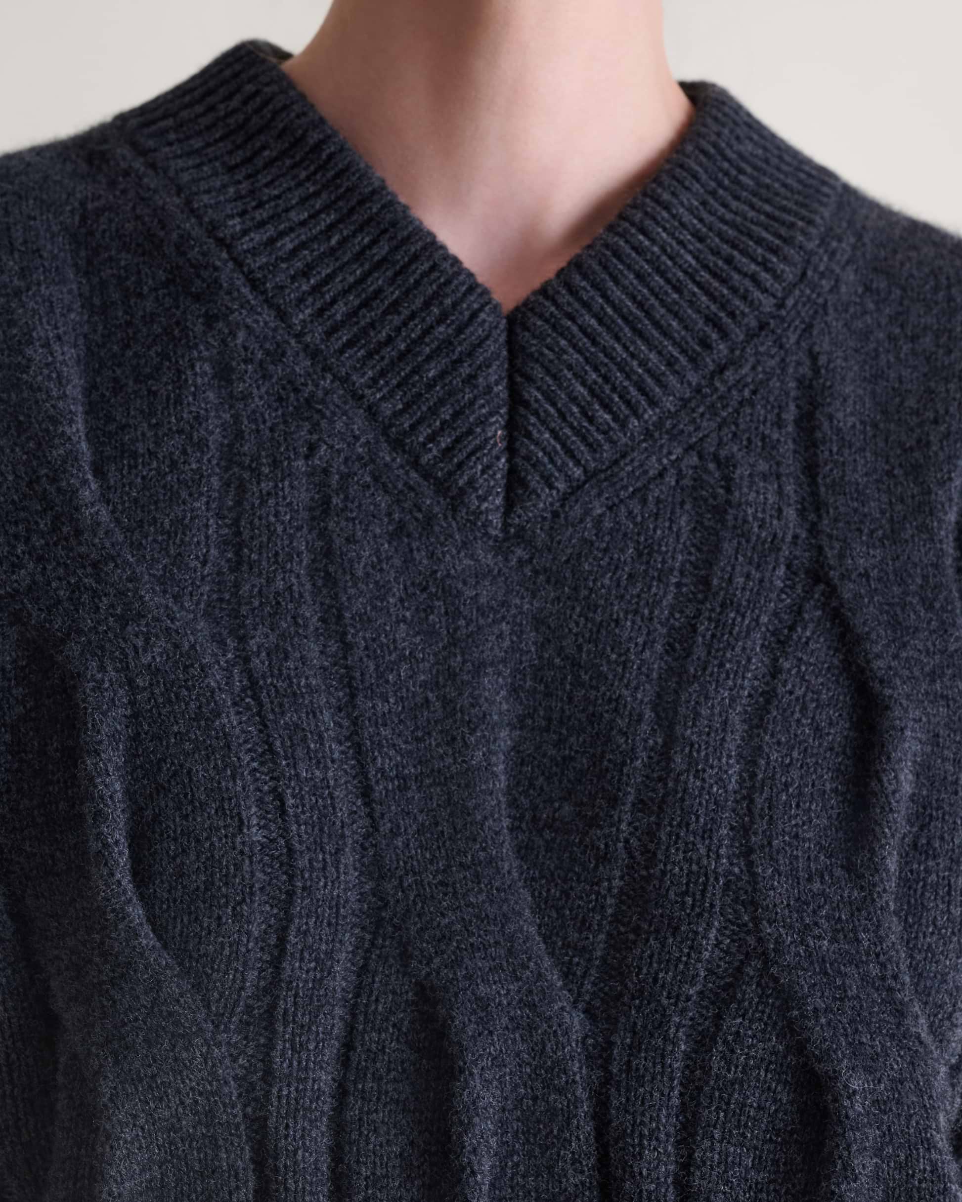 Lambswool Cable Knit V-neck Jumper - Graphite