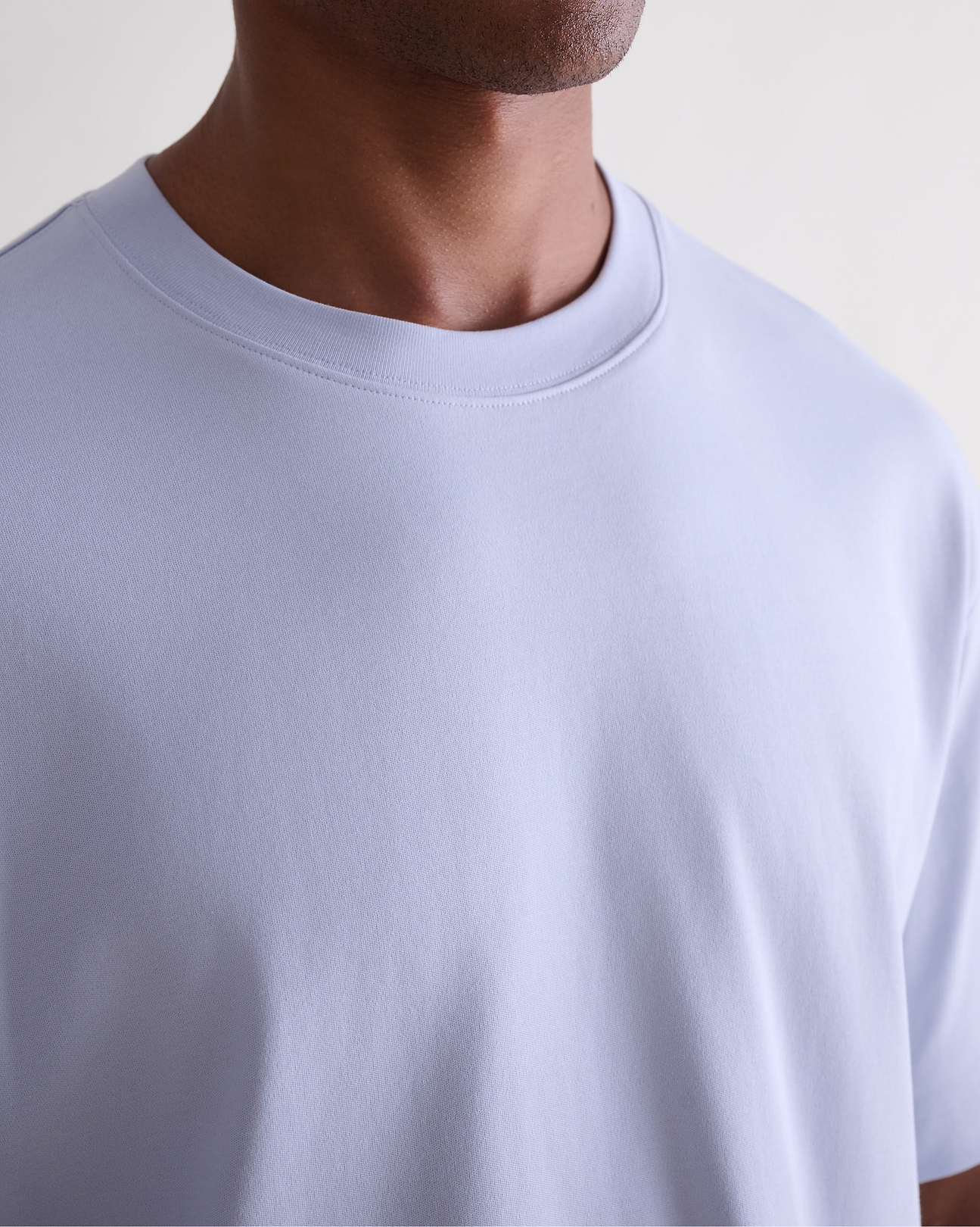 Rib neck trim