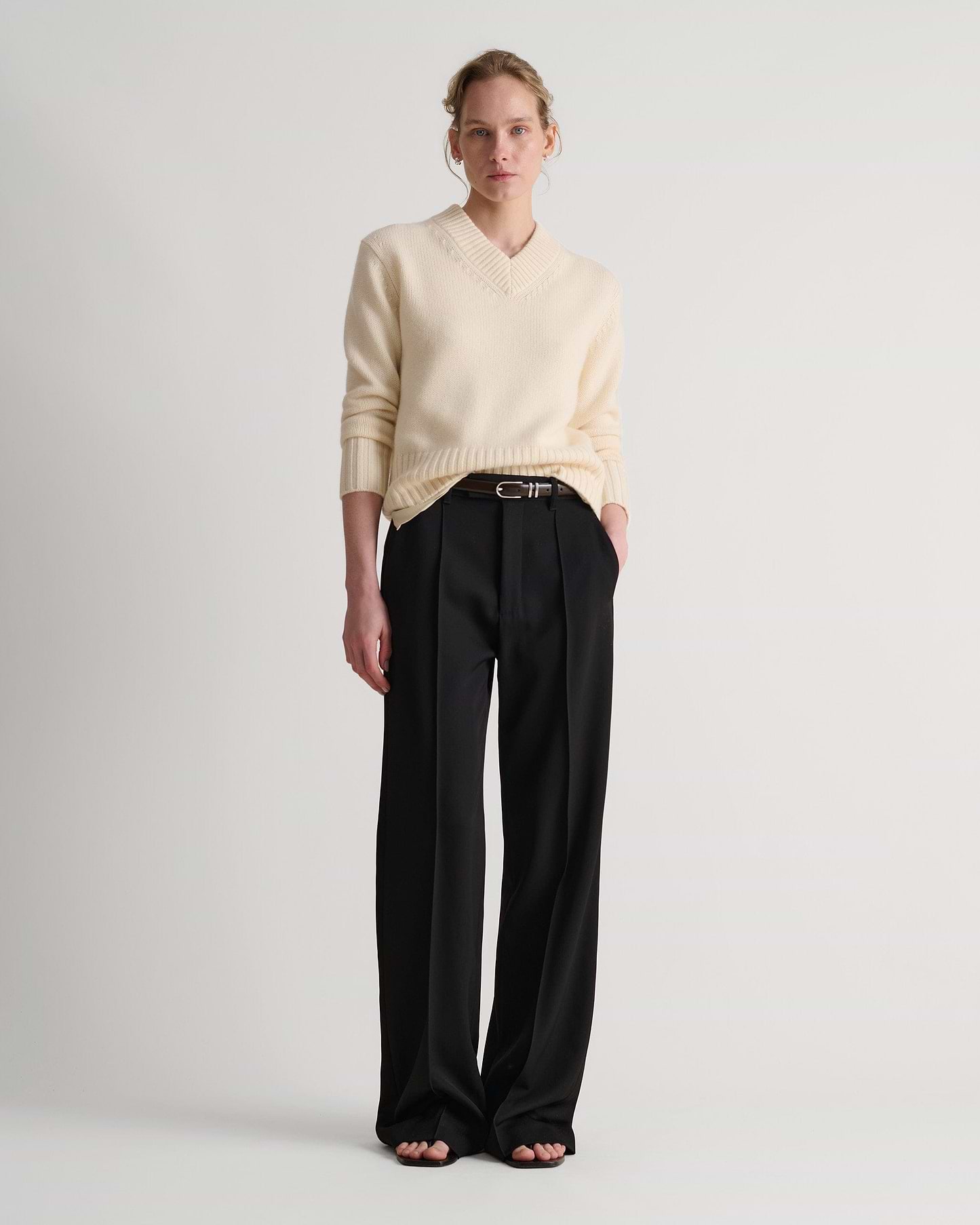Women's Cashmere Merino V Neck Jumper - Buttermilk