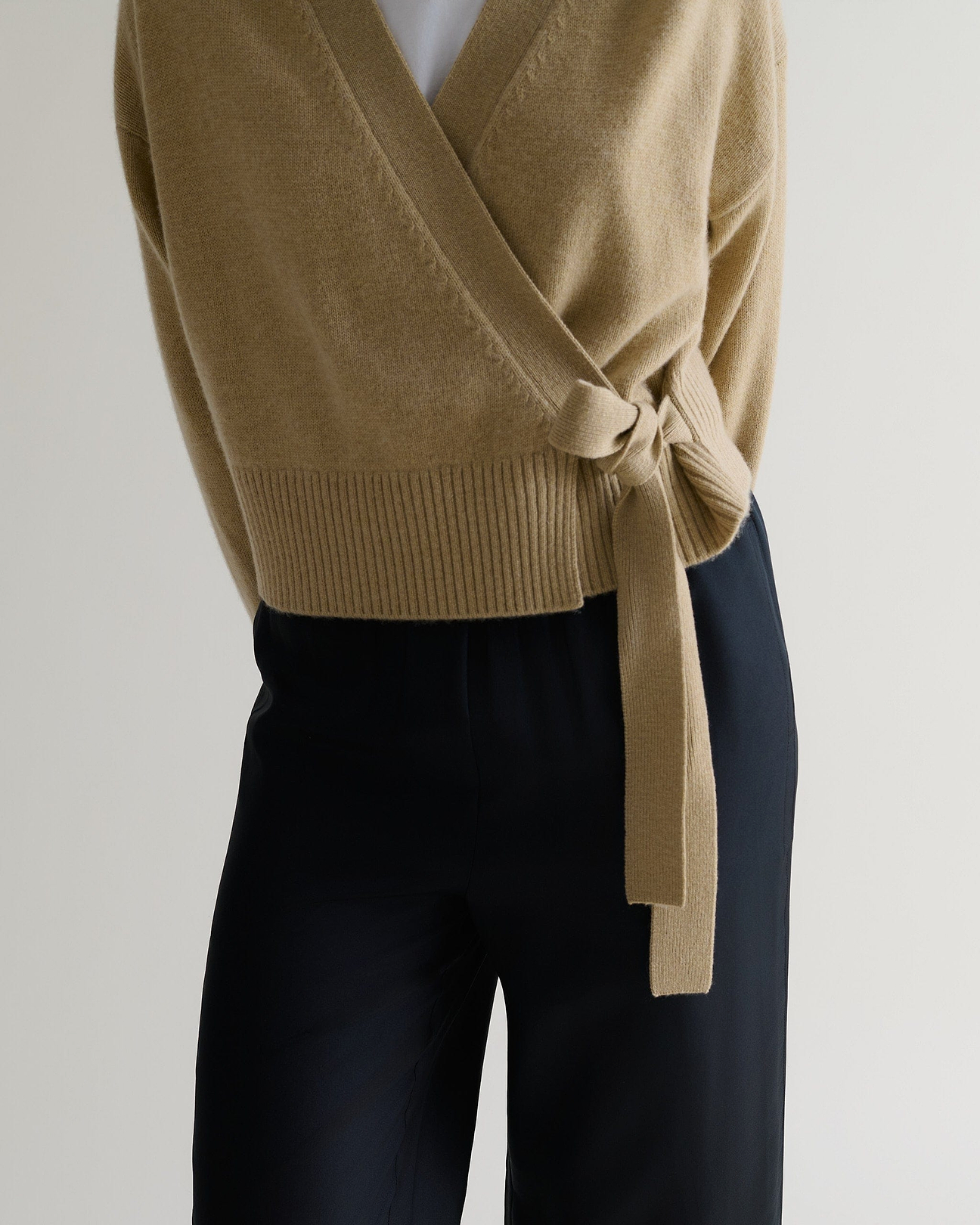 True wrap construction with inner tie