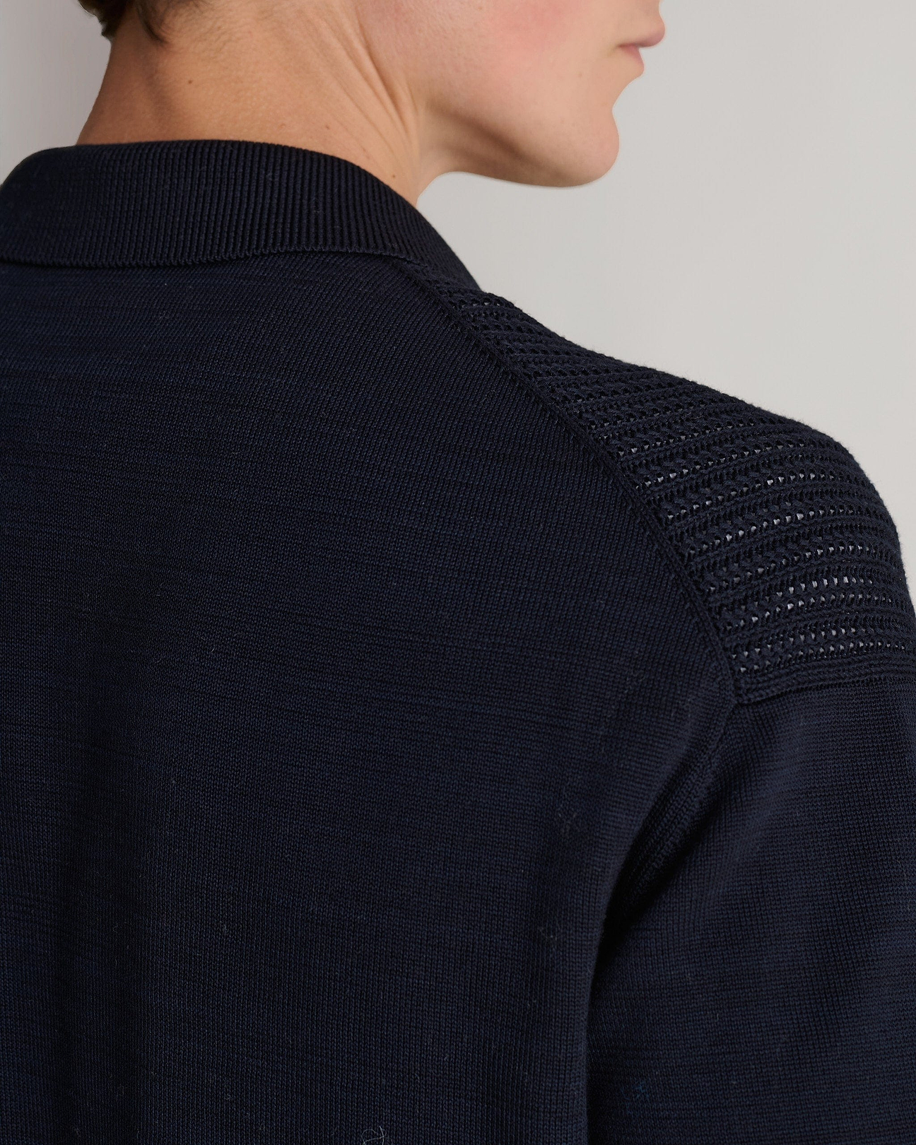 Zig-zag textured surface
