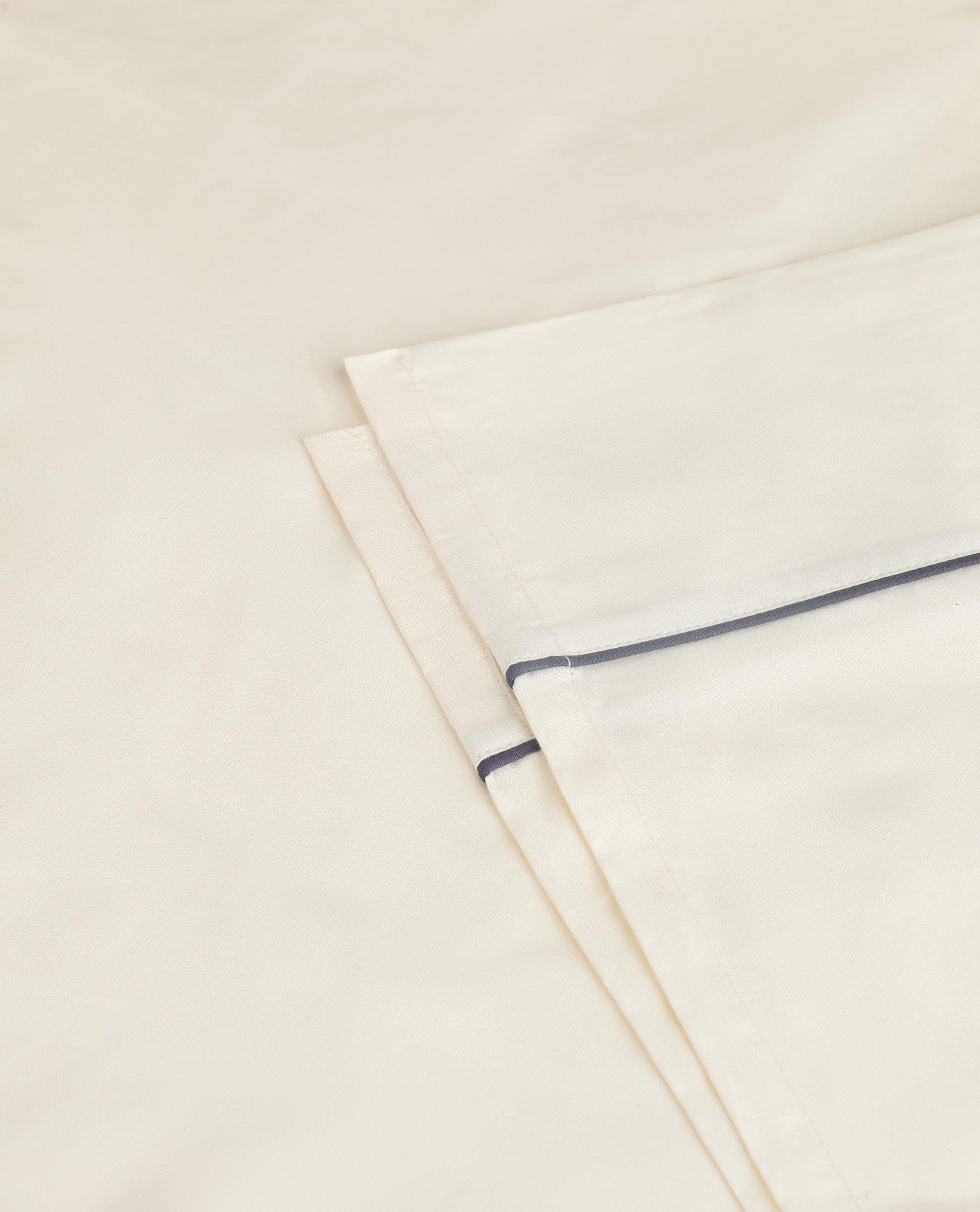The Crisp & Cool Organic Luxury Flat Sheet - Buttermilk Black Piping