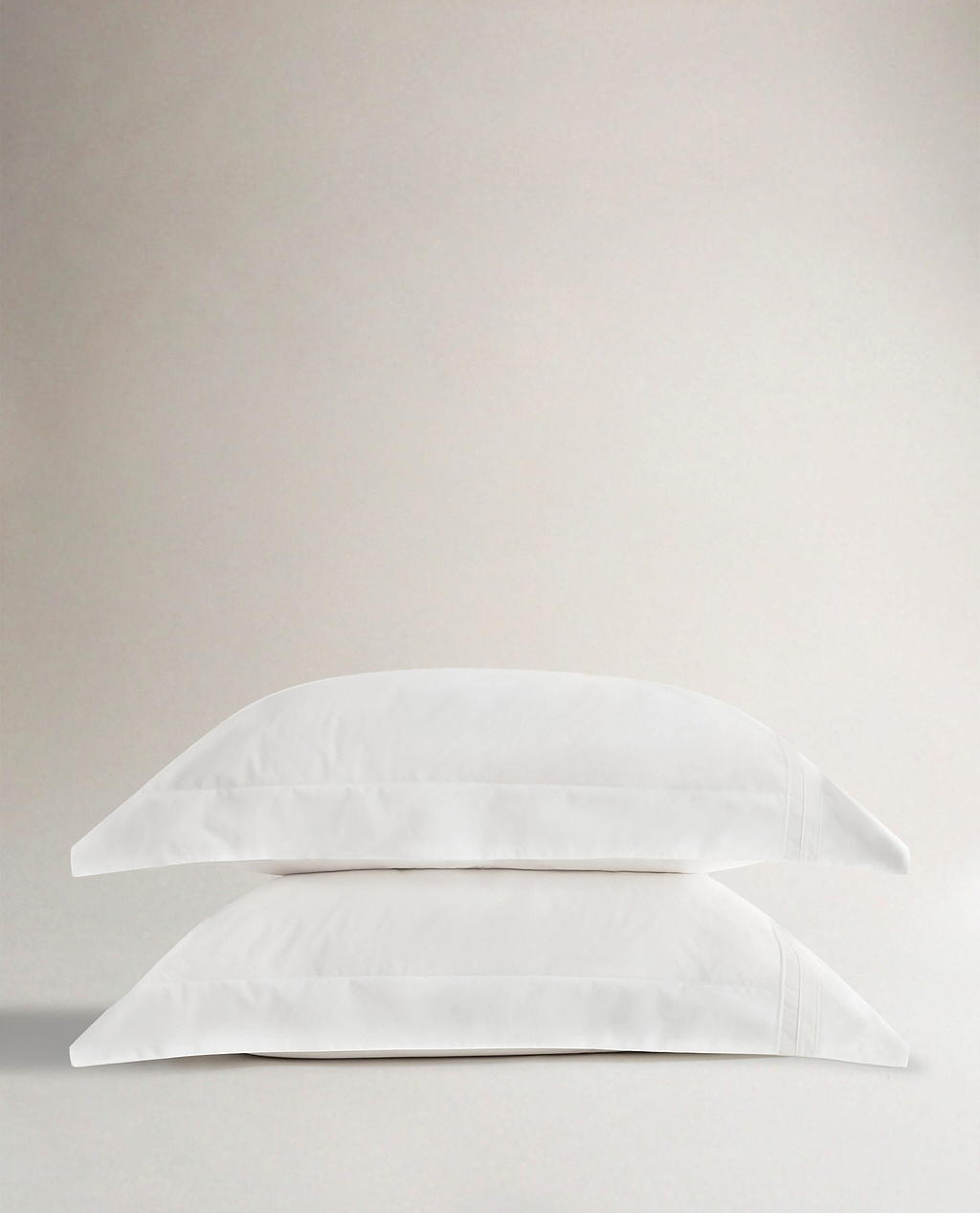 Crisp & Cool Organic Cotton Oxford Pillowcases - White Tailored Border