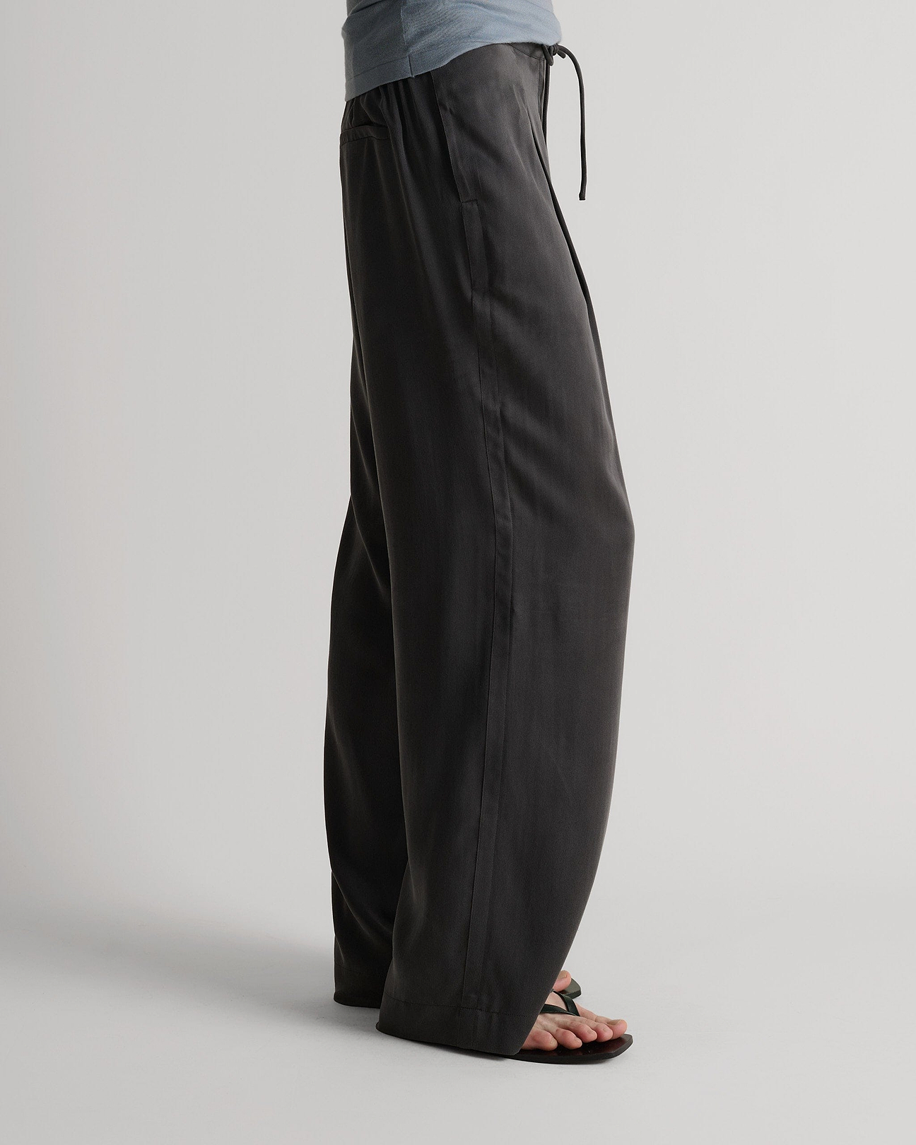 On seam side pockets