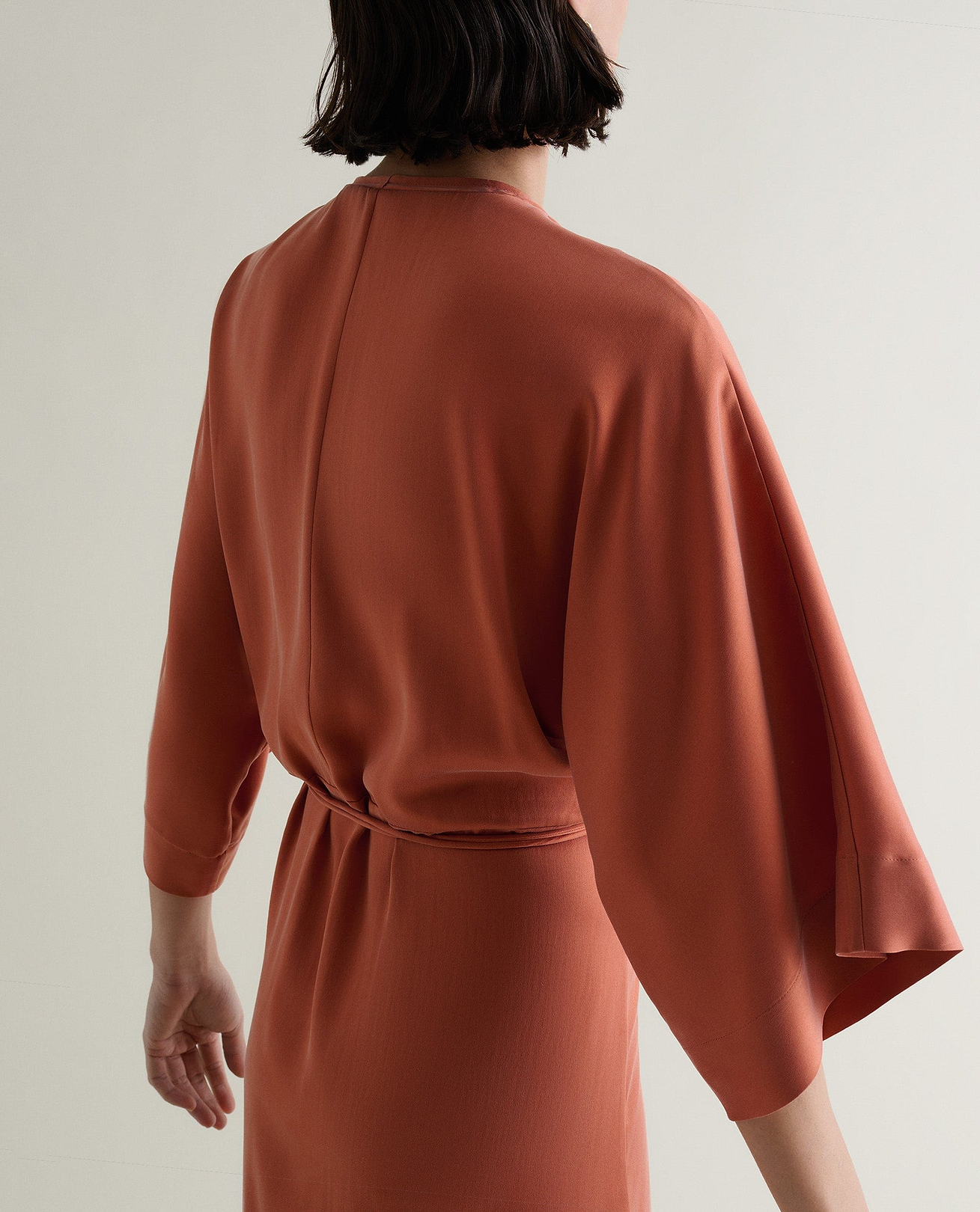 Elbow-length sleeves