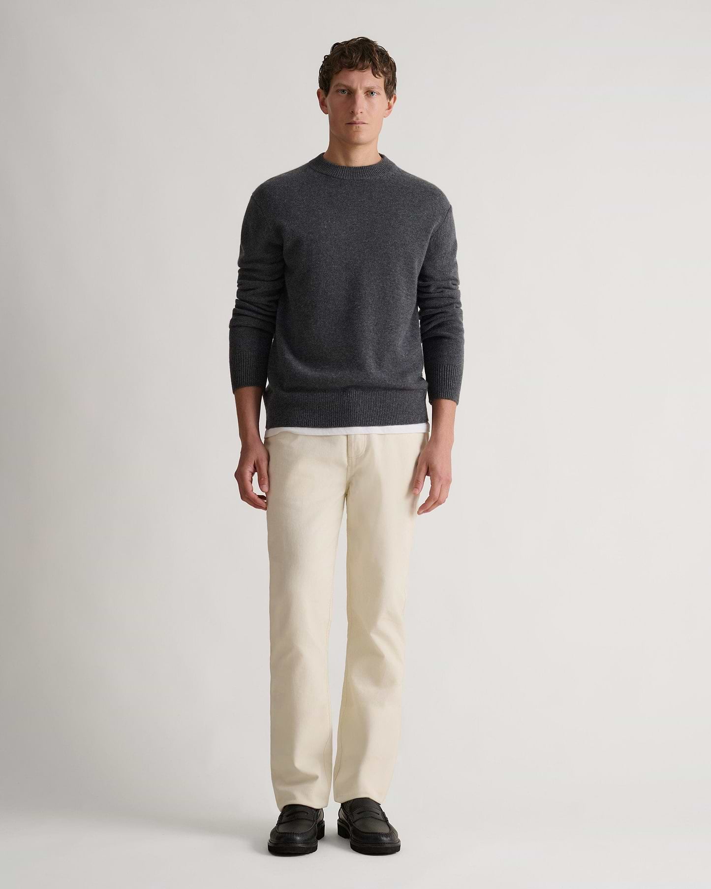 Men's Finest Cashmere Mid-Weight Crew Neck Jumper - Graphite