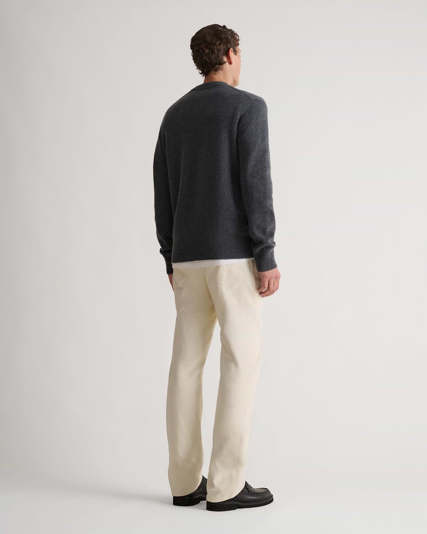 Men's Finest Cashmere Mid-Weight Crew Neck Jumper - Graphite