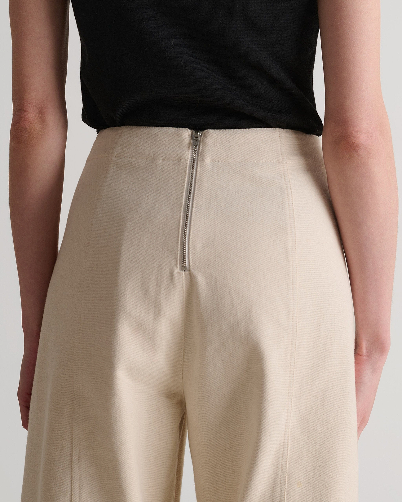 Exposed metal zip