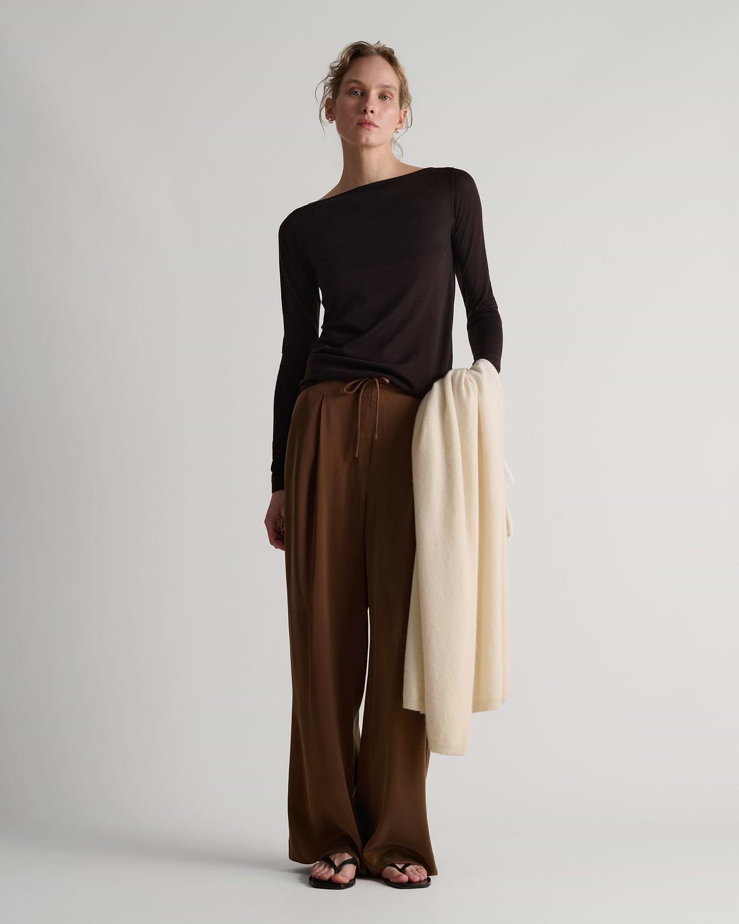 Women's Superfine Merino Straight Neck Jumper - Umber