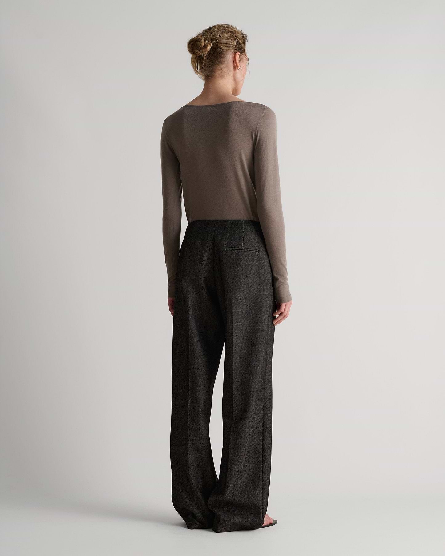 Women's Superfine Merino Straight Neck Jumper - Mole