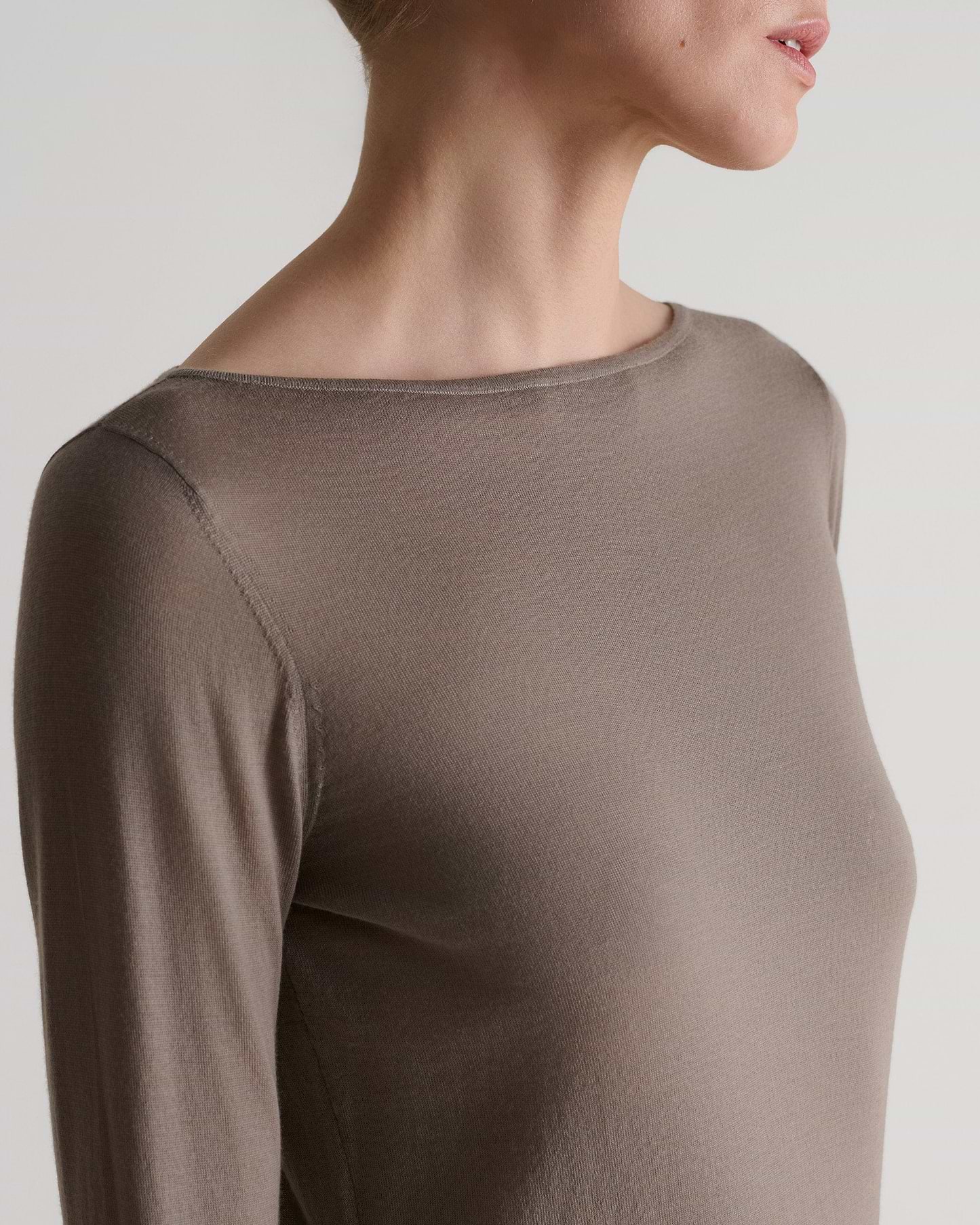 Women's Superfine Merino Straight Neck Jumper - Mole