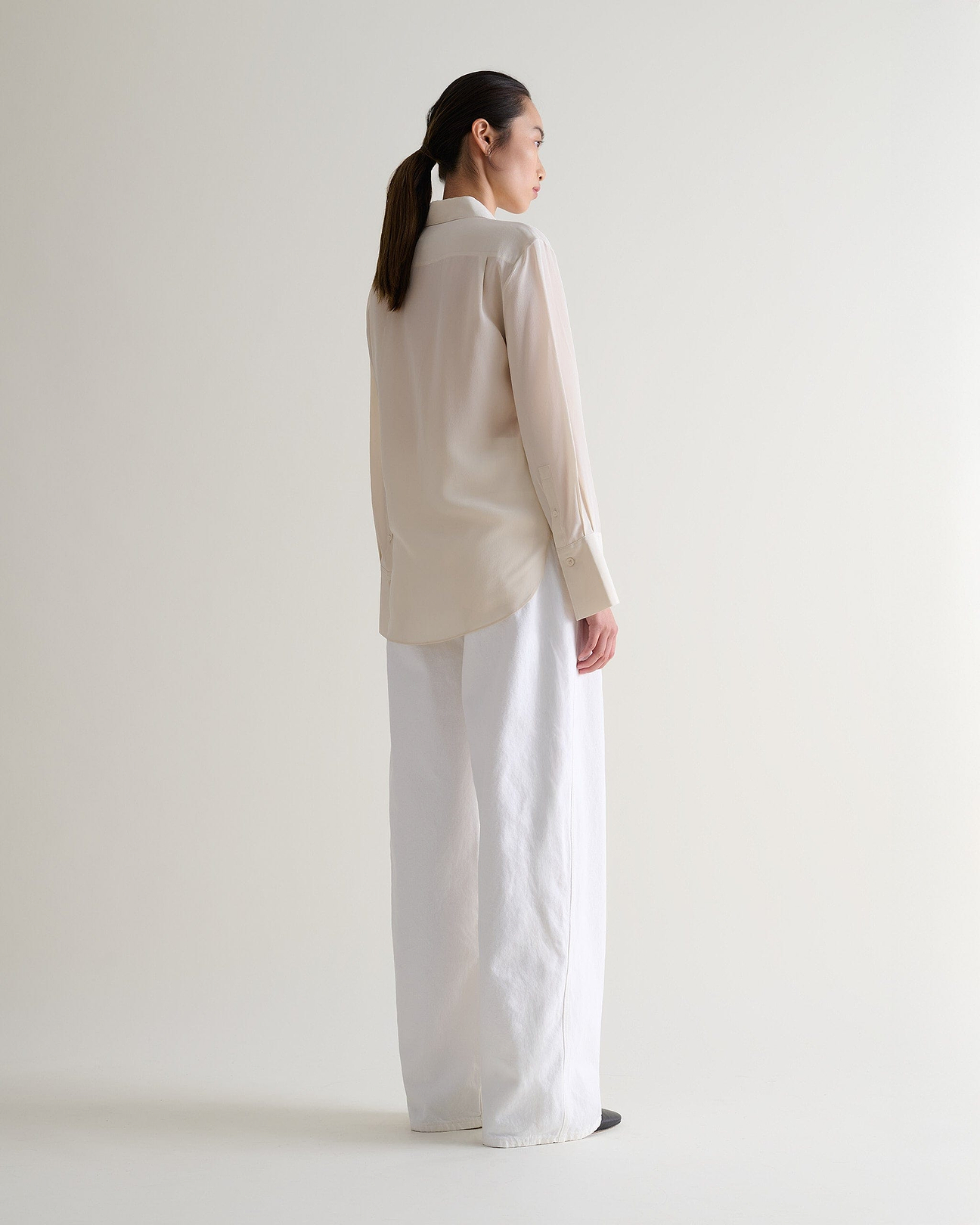  Side split hem