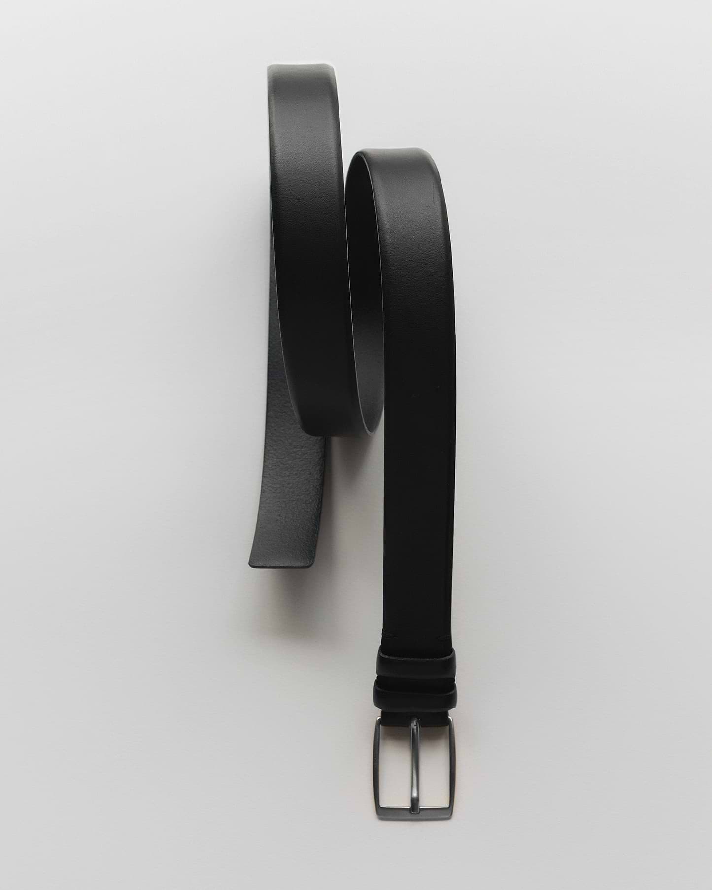 Men's Smooth Grain Silver Buckle Leather Belt - Black