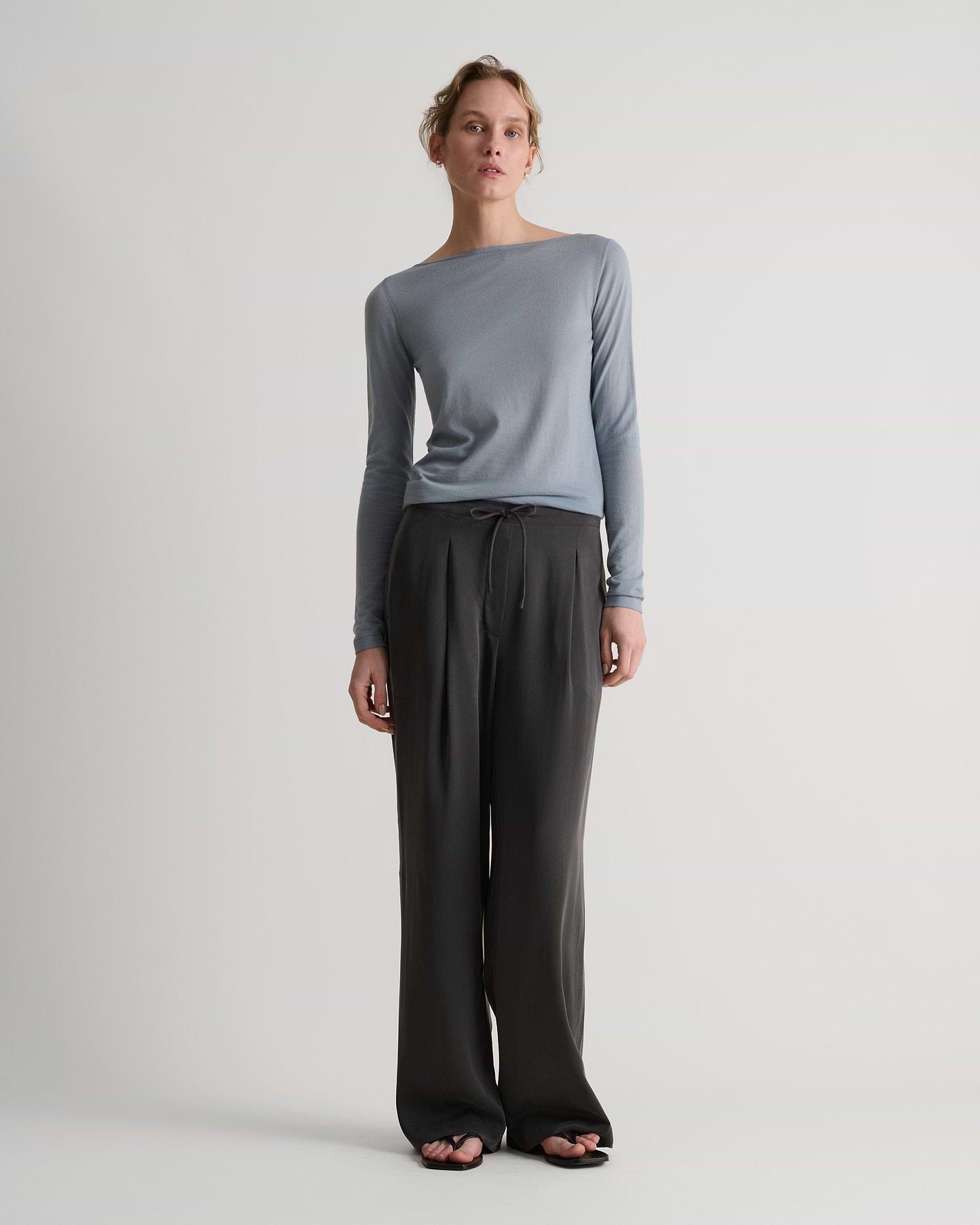 Women's Superfine Merino Straight Neck Jumper - Ash Blue