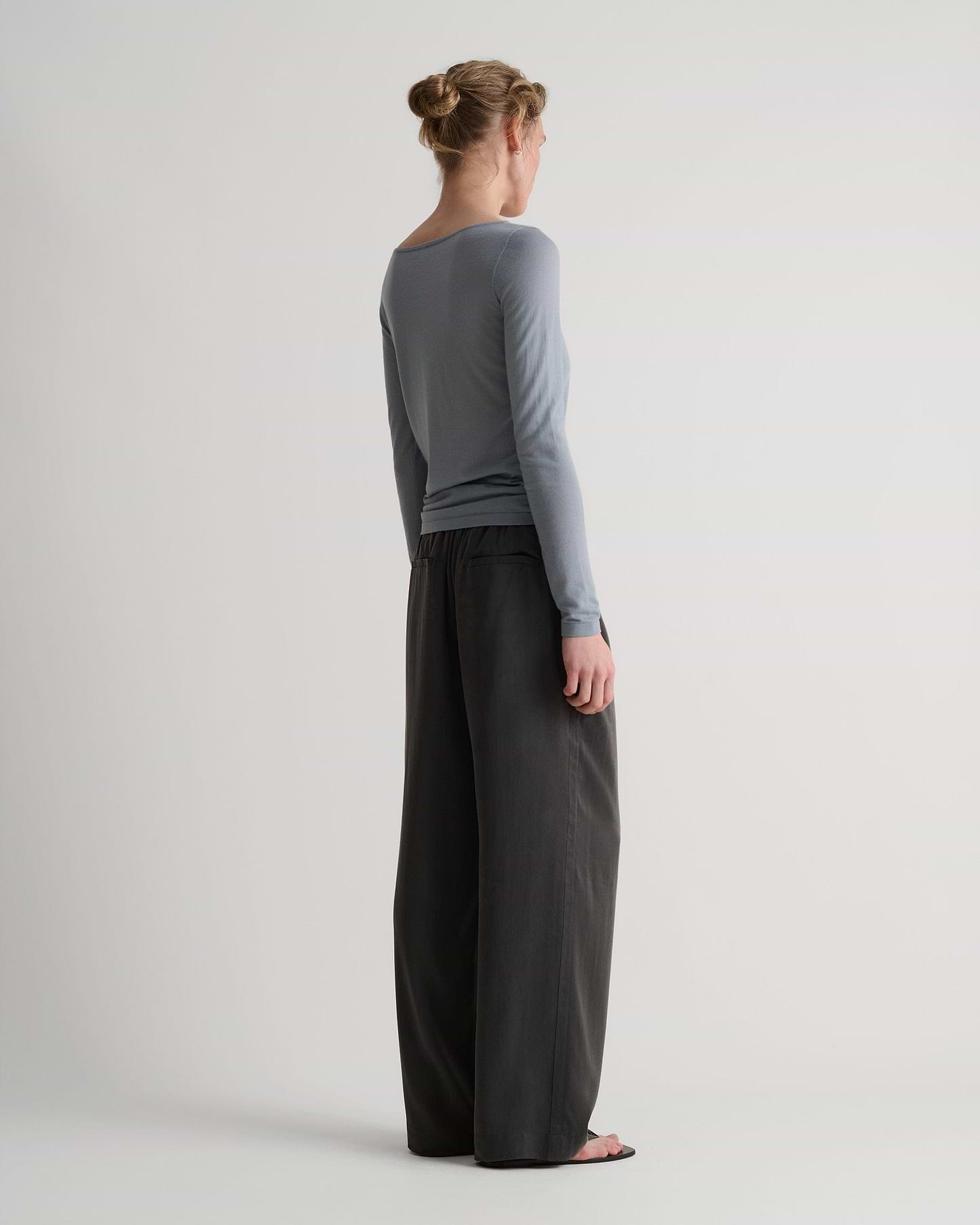 Women's Superfine Merino Straight Neck Jumper - Ash Blue