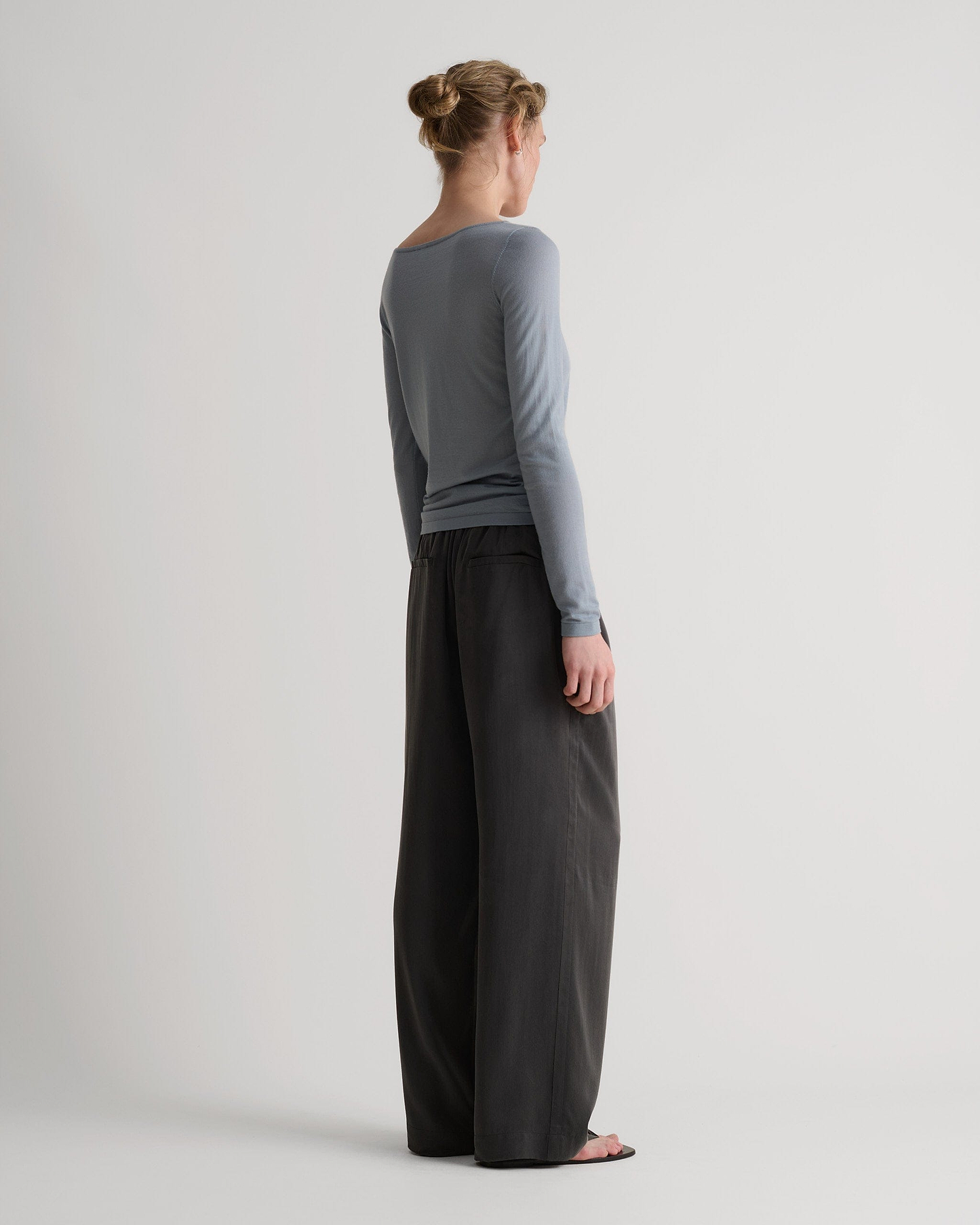 Women's Superfine Merino Straight Neck Jumper - Ash Blue