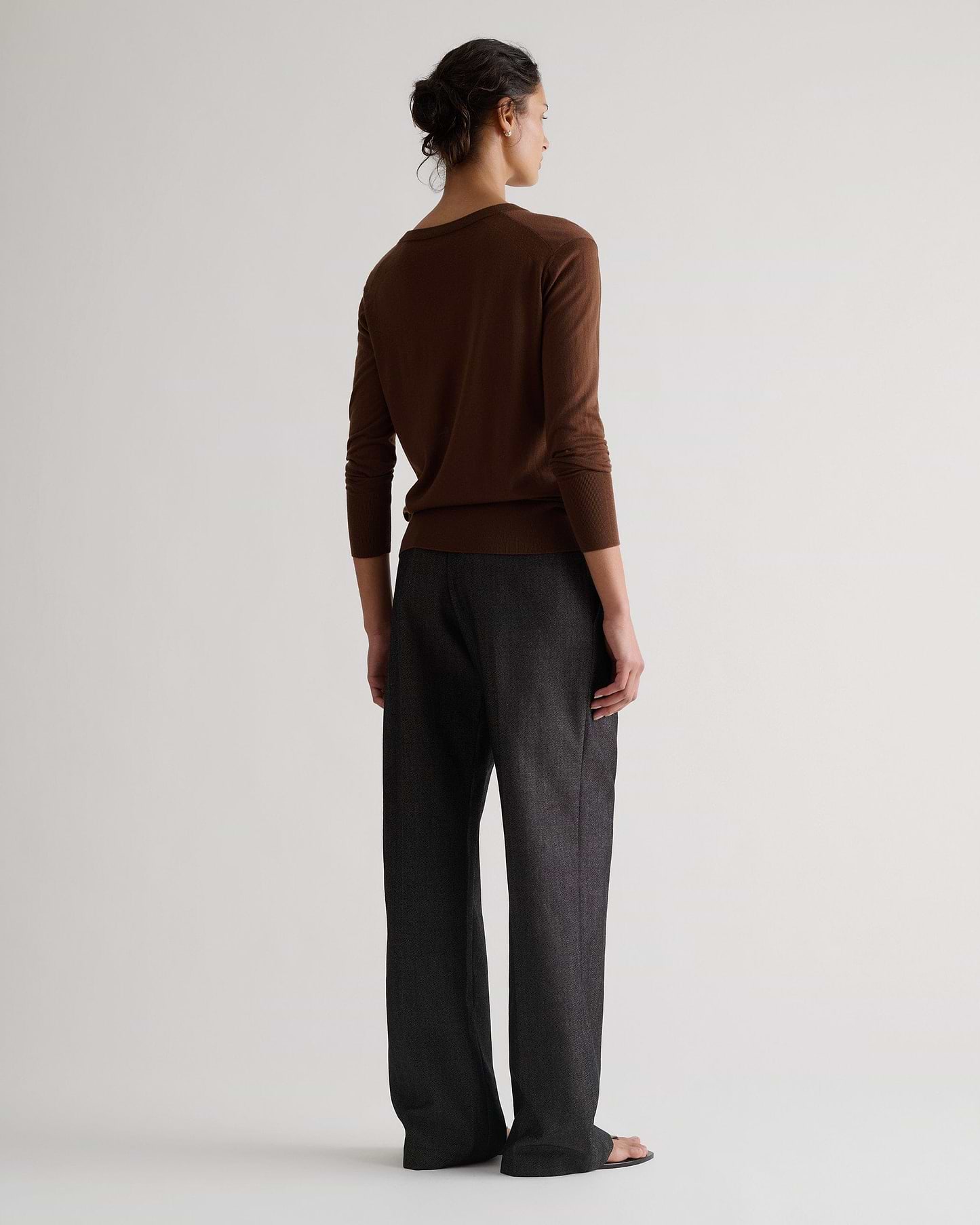 Women's Superfine Merino V Neck Jumper - Burl