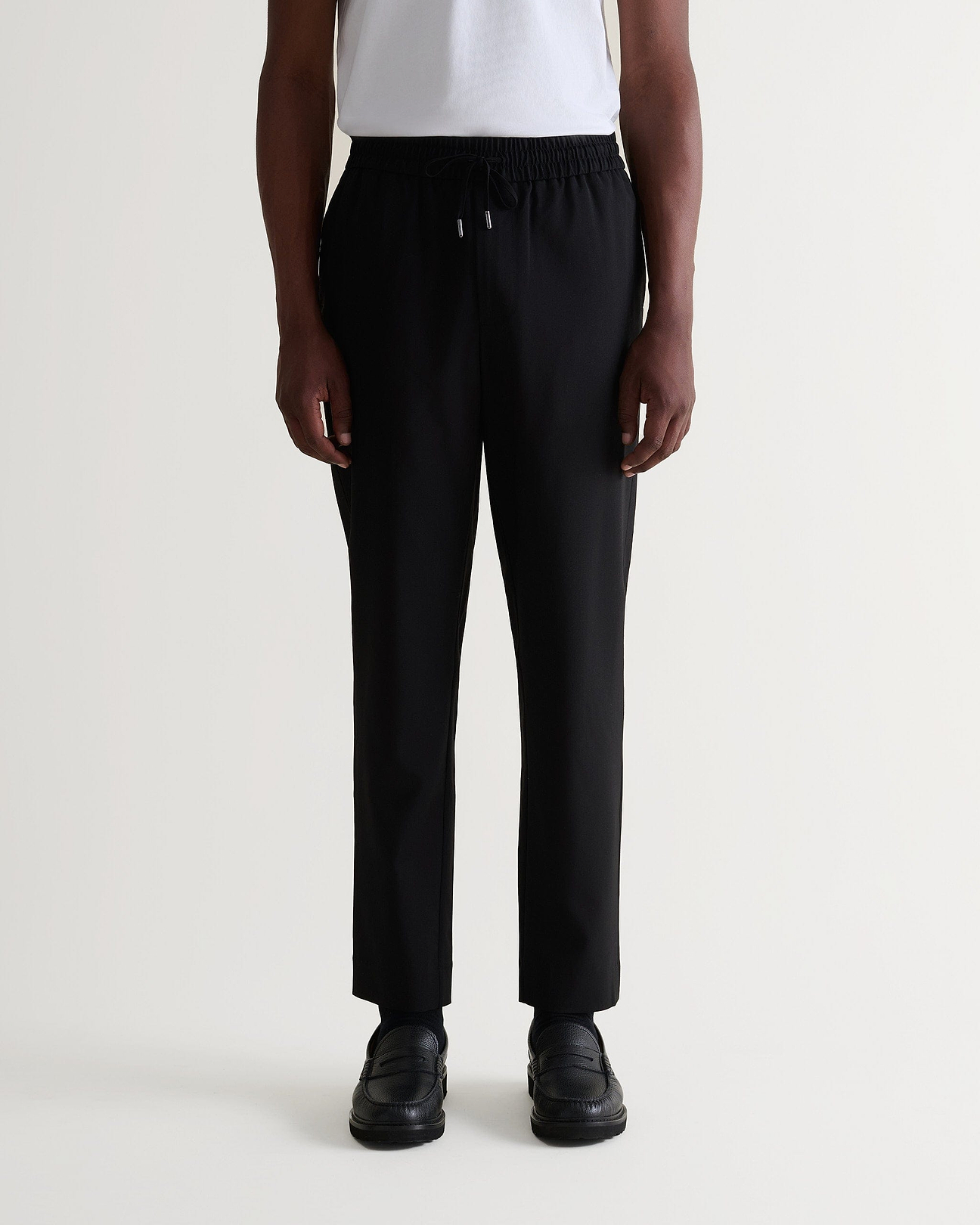 Mid-rise, Elasticated drawstring waist