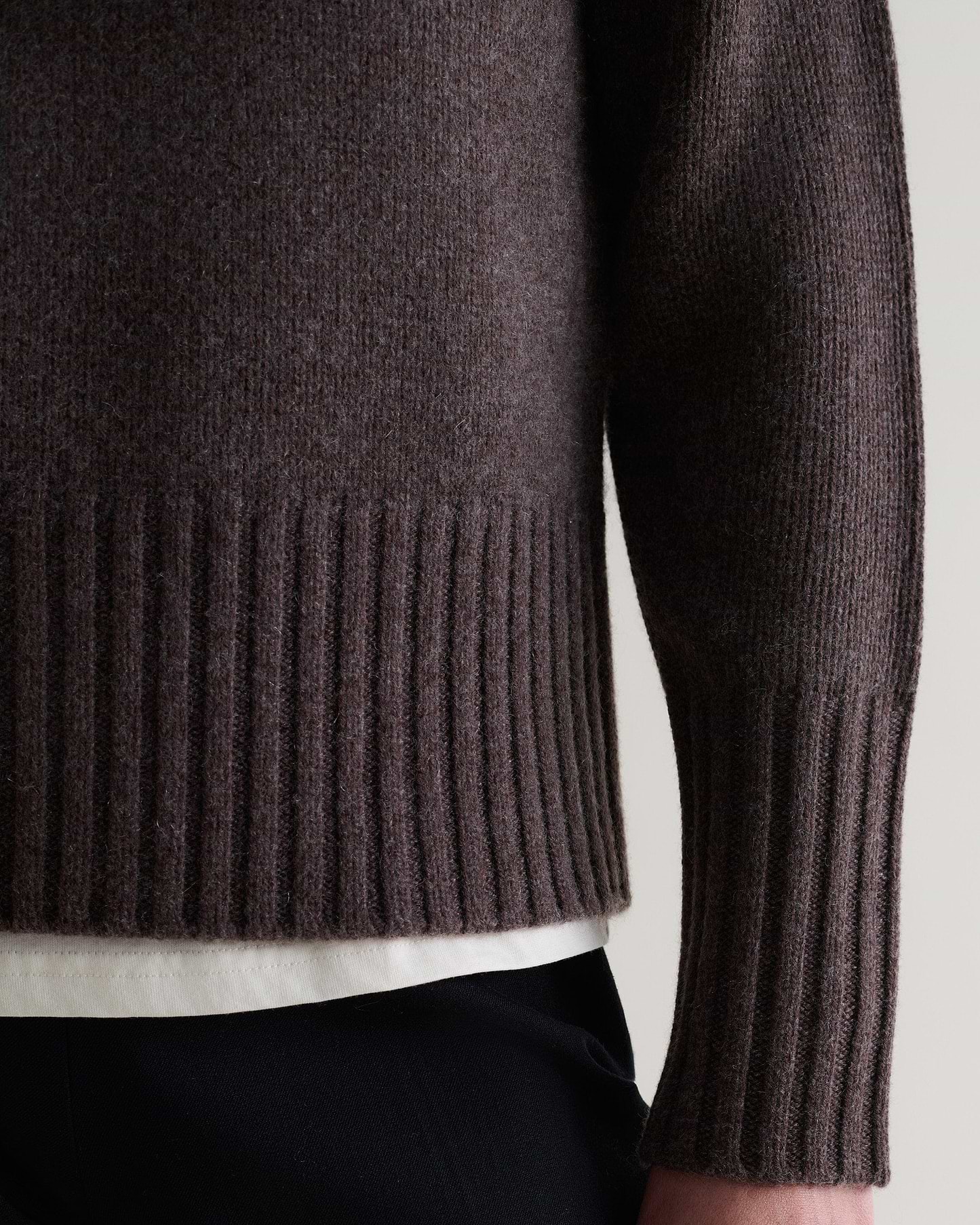 Women's Cashmere Merino V Neck Jumper - Chocolate