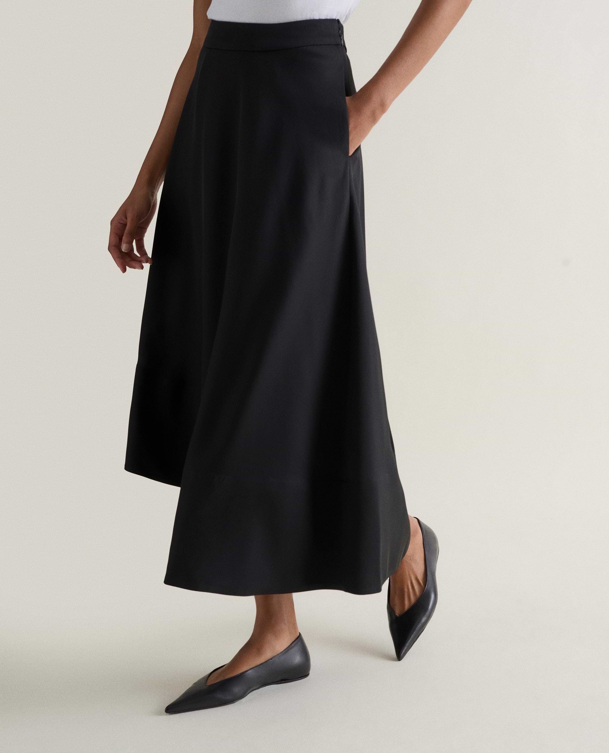 Women's NAIA™ Asymmetric Skirt - Black