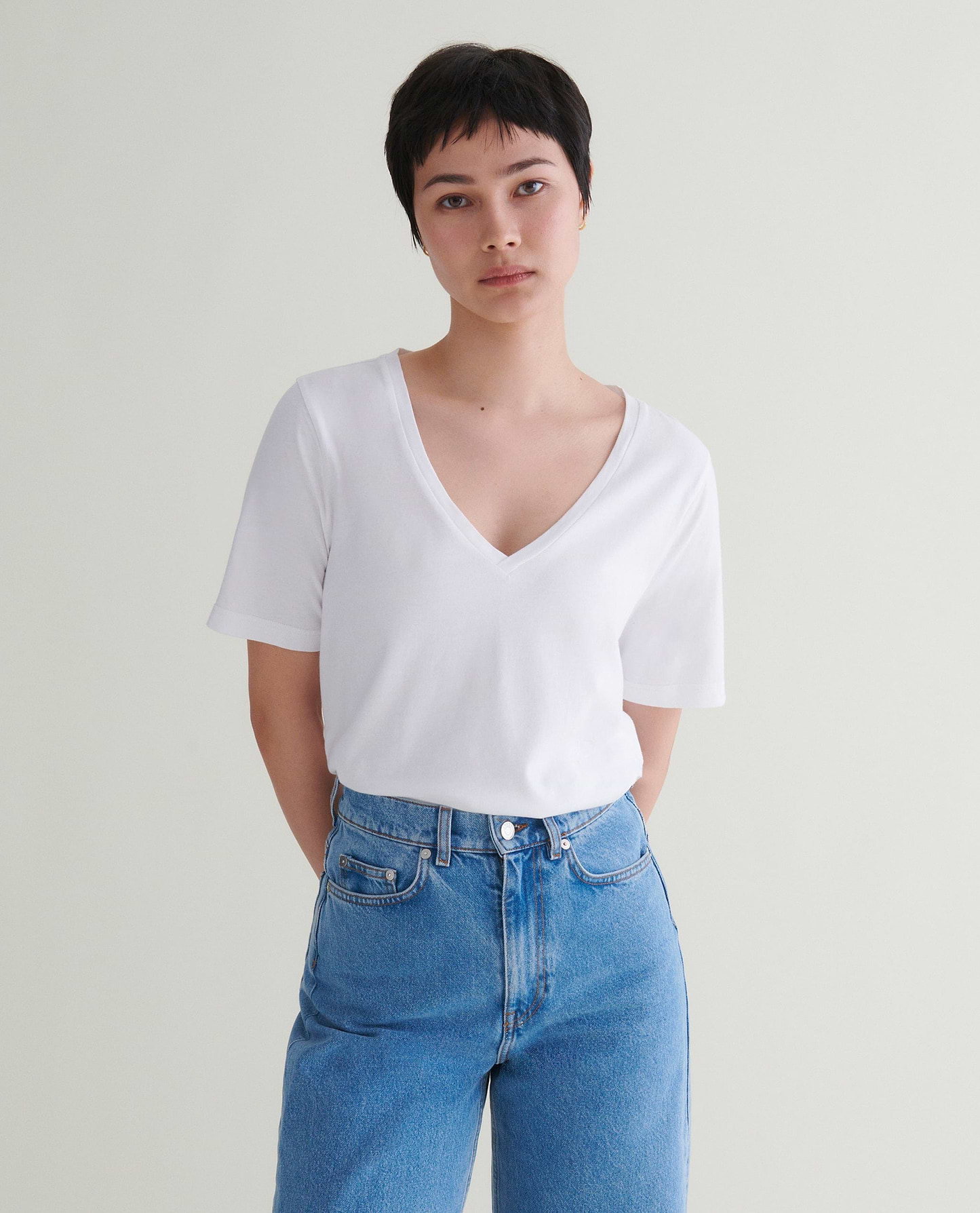 Women's V Neck Seacell T-shirt - White