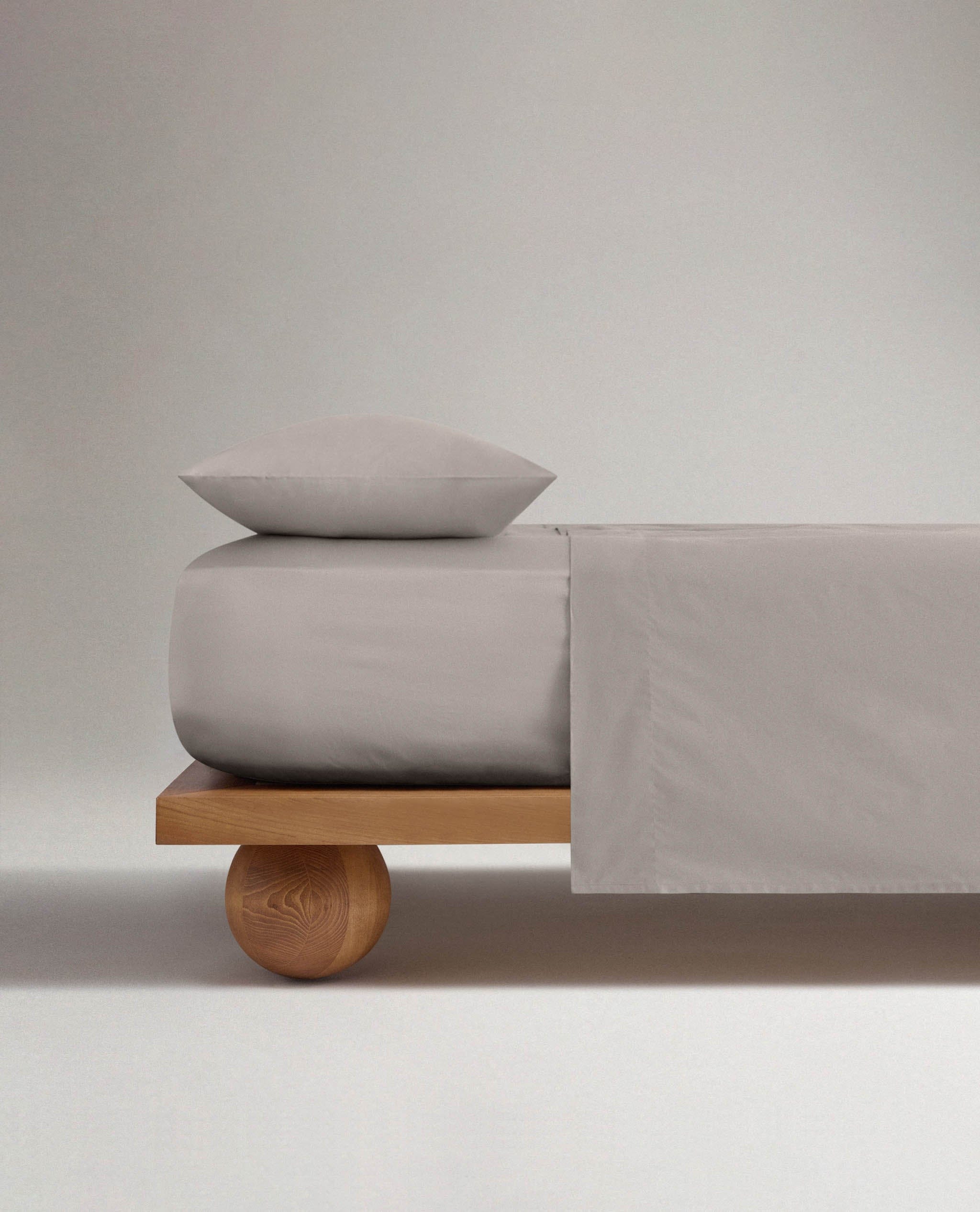 Image 3 of 4 showing Rise & Fall's Crisp & Cool organic cotton duvet set in pebble.