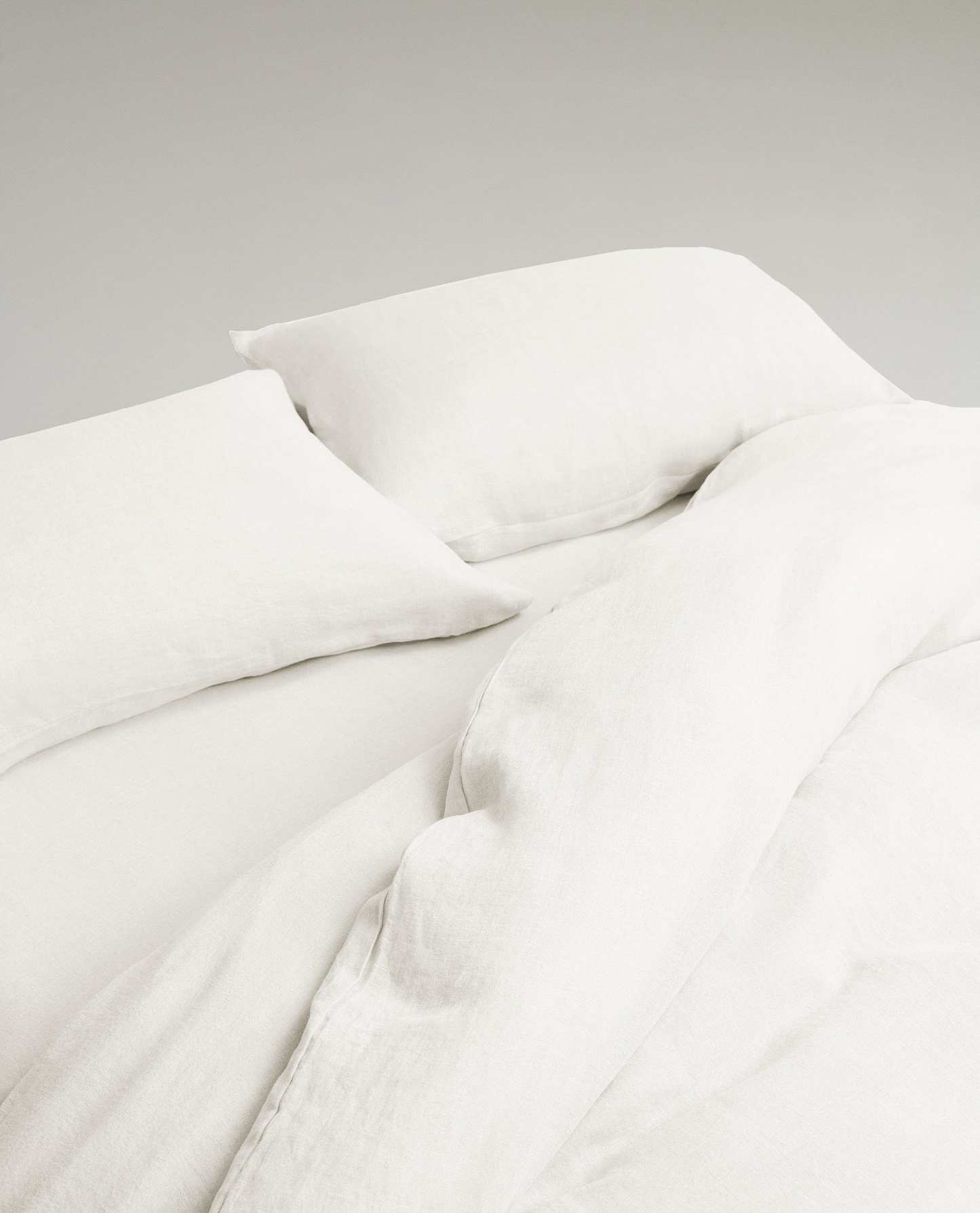 image 3 of 5 showing close up of Rise & Fall's Relaxed & Refined linen duvet set, fabric: European flax, colour: white