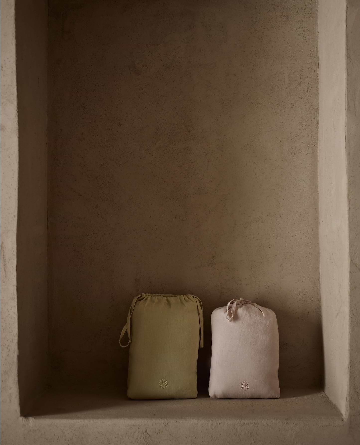 Image 6 of 6 showing Rise & Fall's House of Grey European Flax™ linen fitted sheets in bags.
