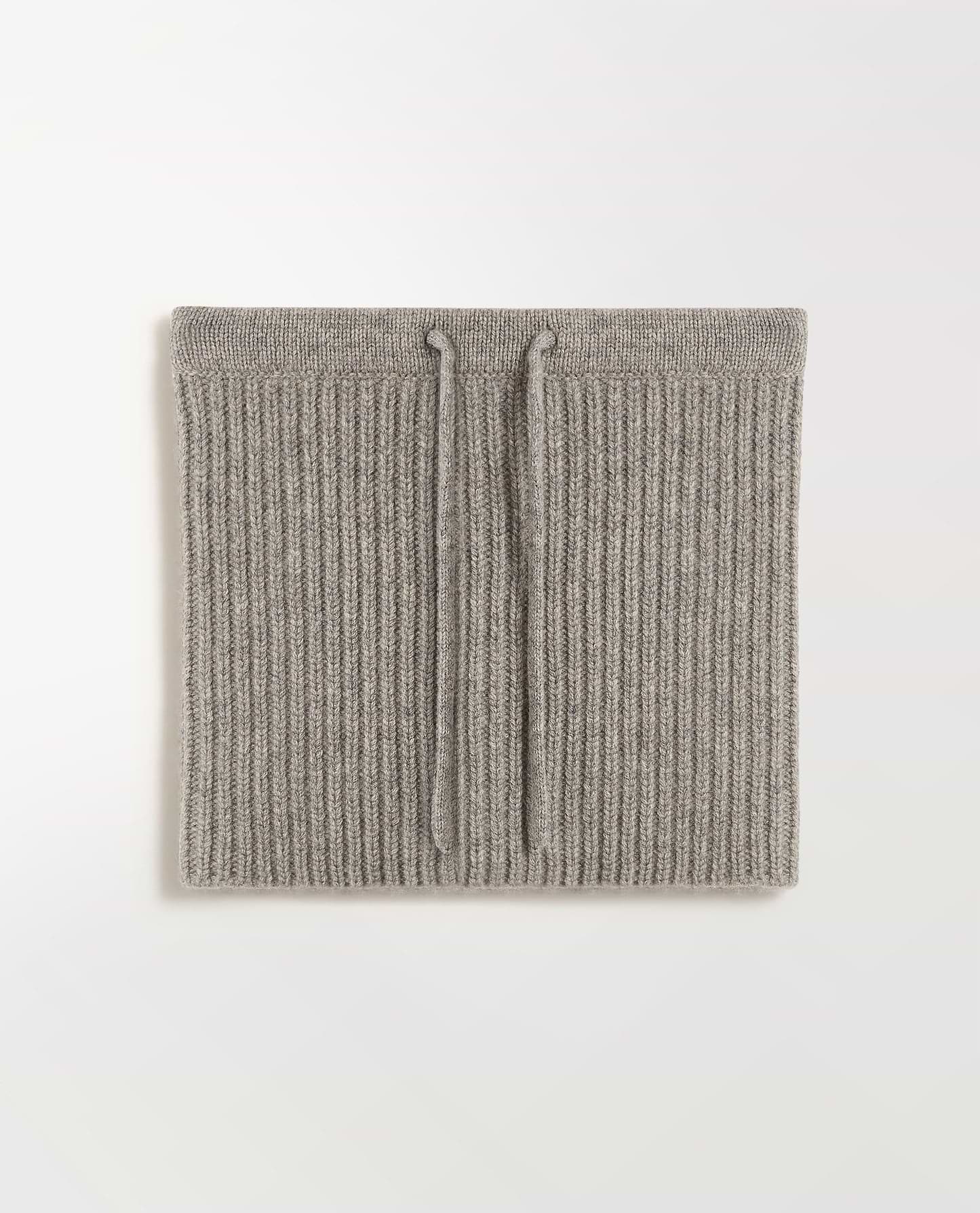 Close up of Rise & Fall's grey cashmere merino drawstring snood