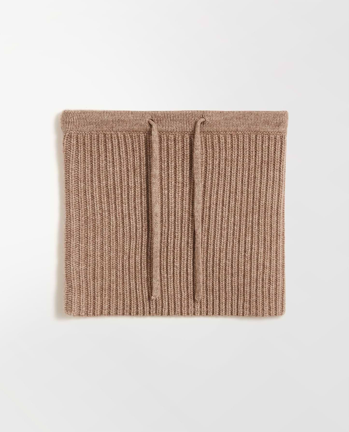 Close up of Rise & Fall's toast cashmere merino drawstring snood