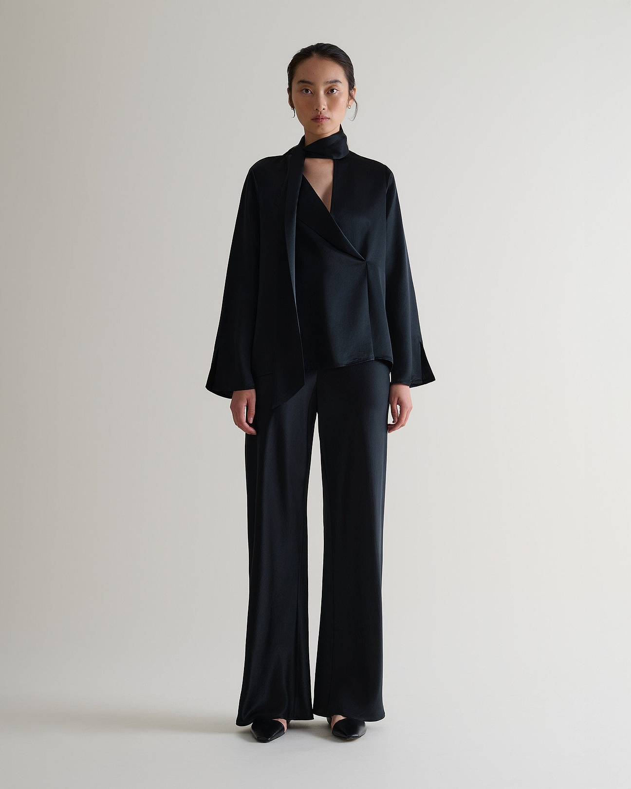 Hem sits below hip