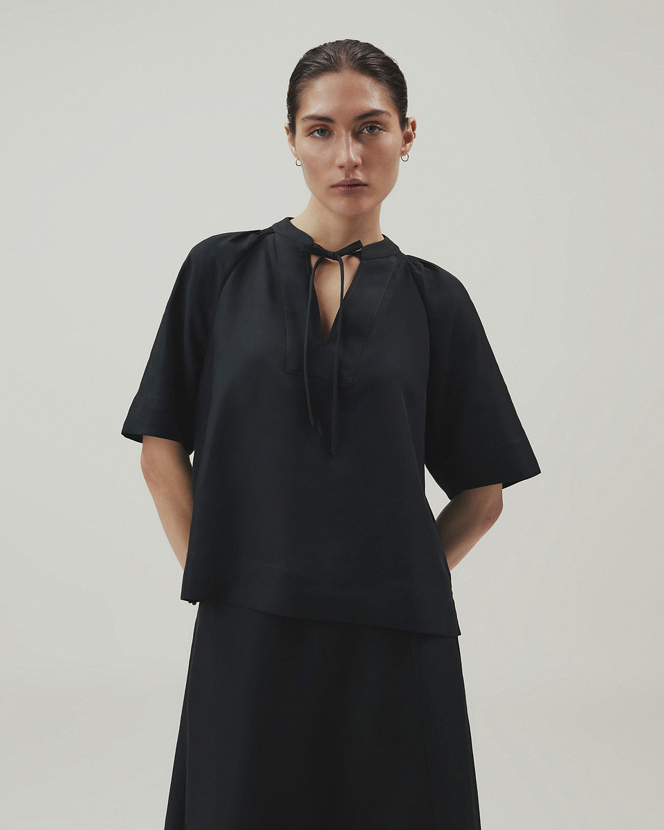 Women's Future-Linen Tie Neck Blouse - Black