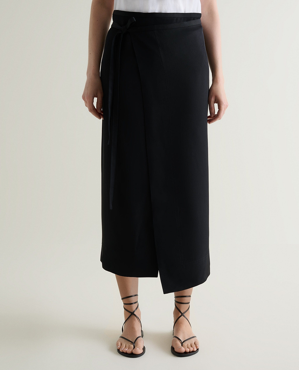 Black Naia™ Wrap Skirt