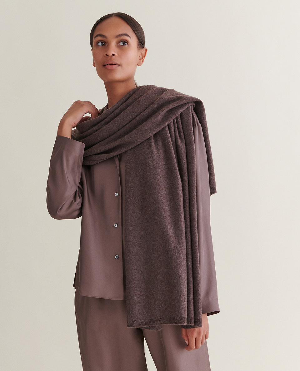 Oversized Finest Cashmere Wrap - Chocolate
