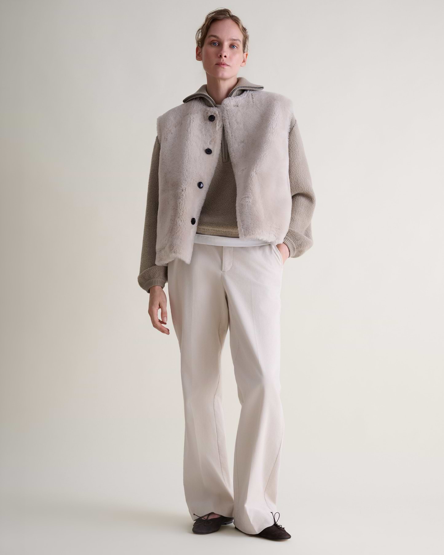 Women's Reversible Shearling Buttoned Gilet - Bone