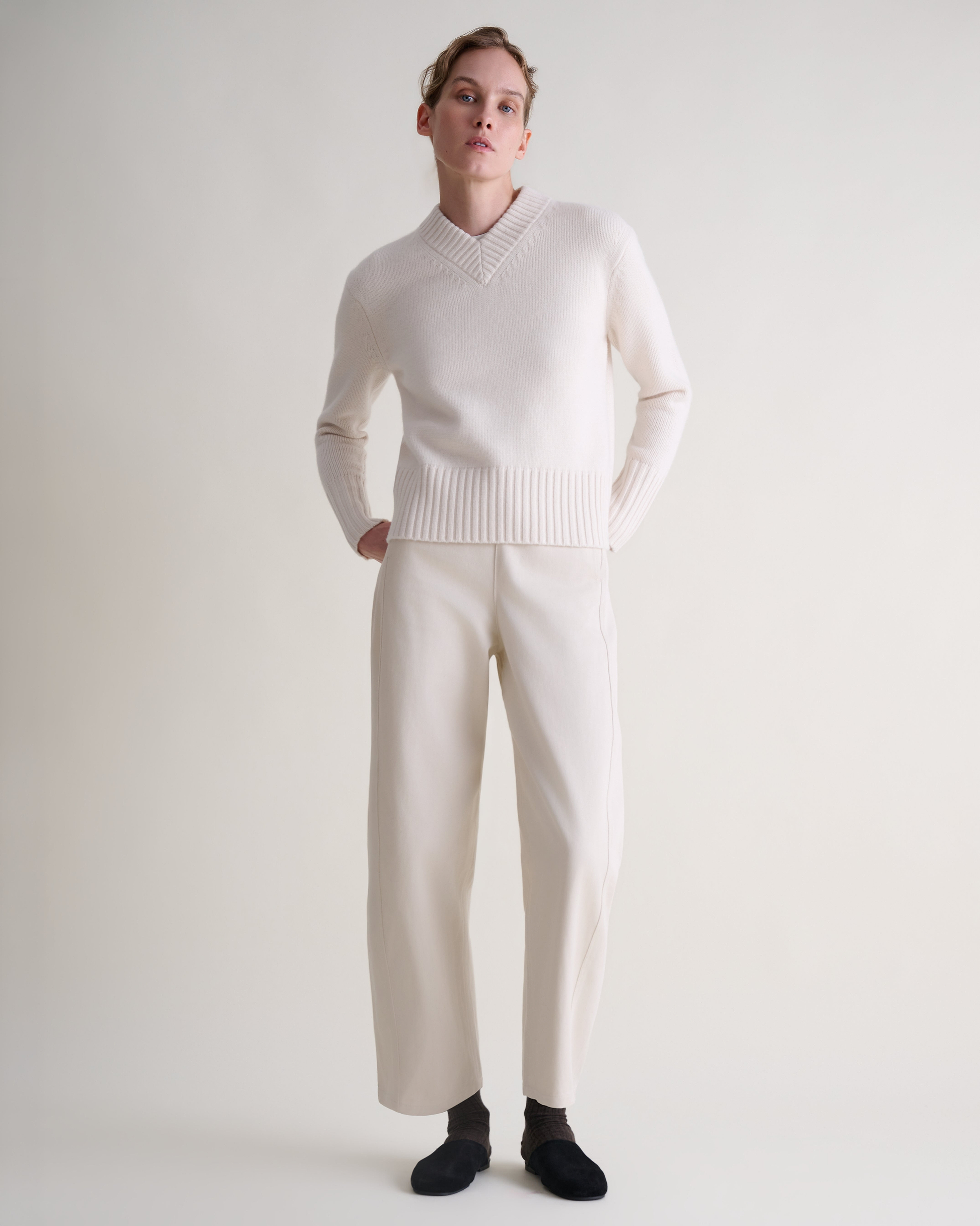 Women's Wool V-neck Jumper - Buttermilk