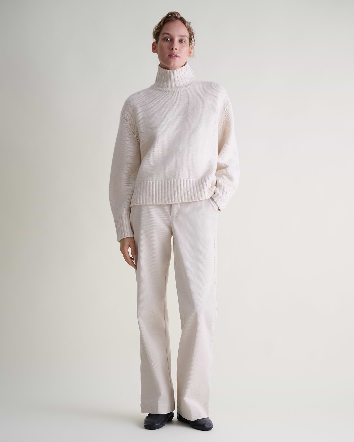 Women's Finest Cashmere High Neck Jumper - Buttermilk