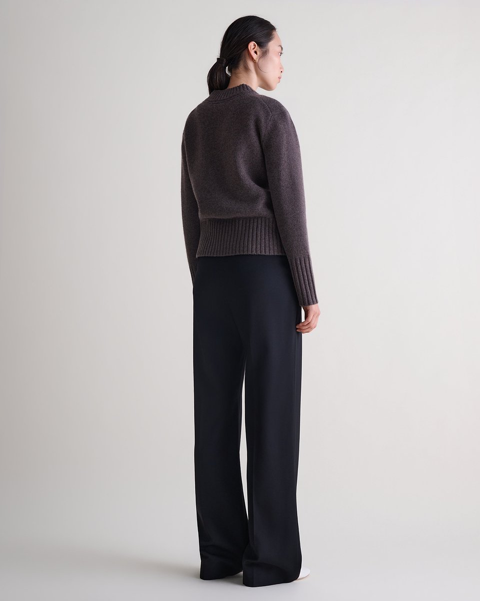 Women's Wool V-neck Jumper - Chocolate