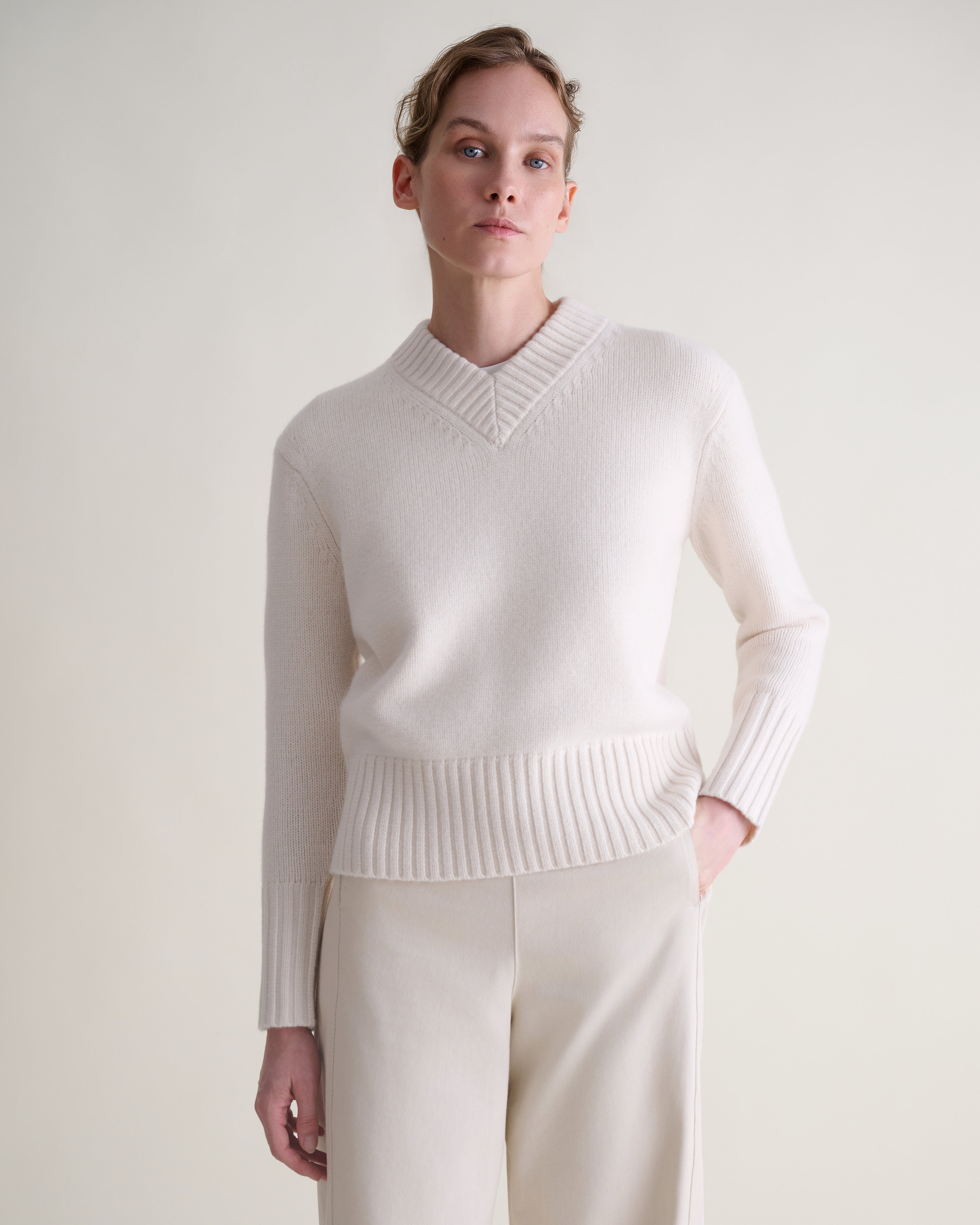 Women's Wool V-neck Jumper - Buttermilk