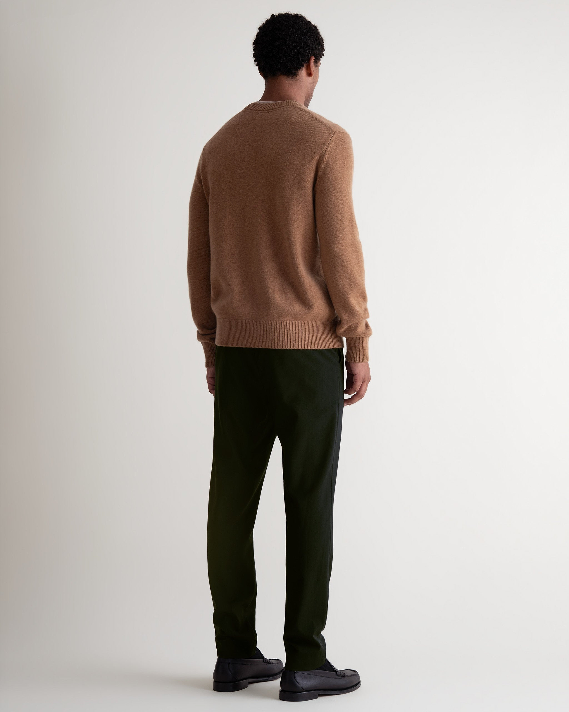 Men's Finest Cashmere Mid-Weight Crew Neck Jumper - Deep Camel