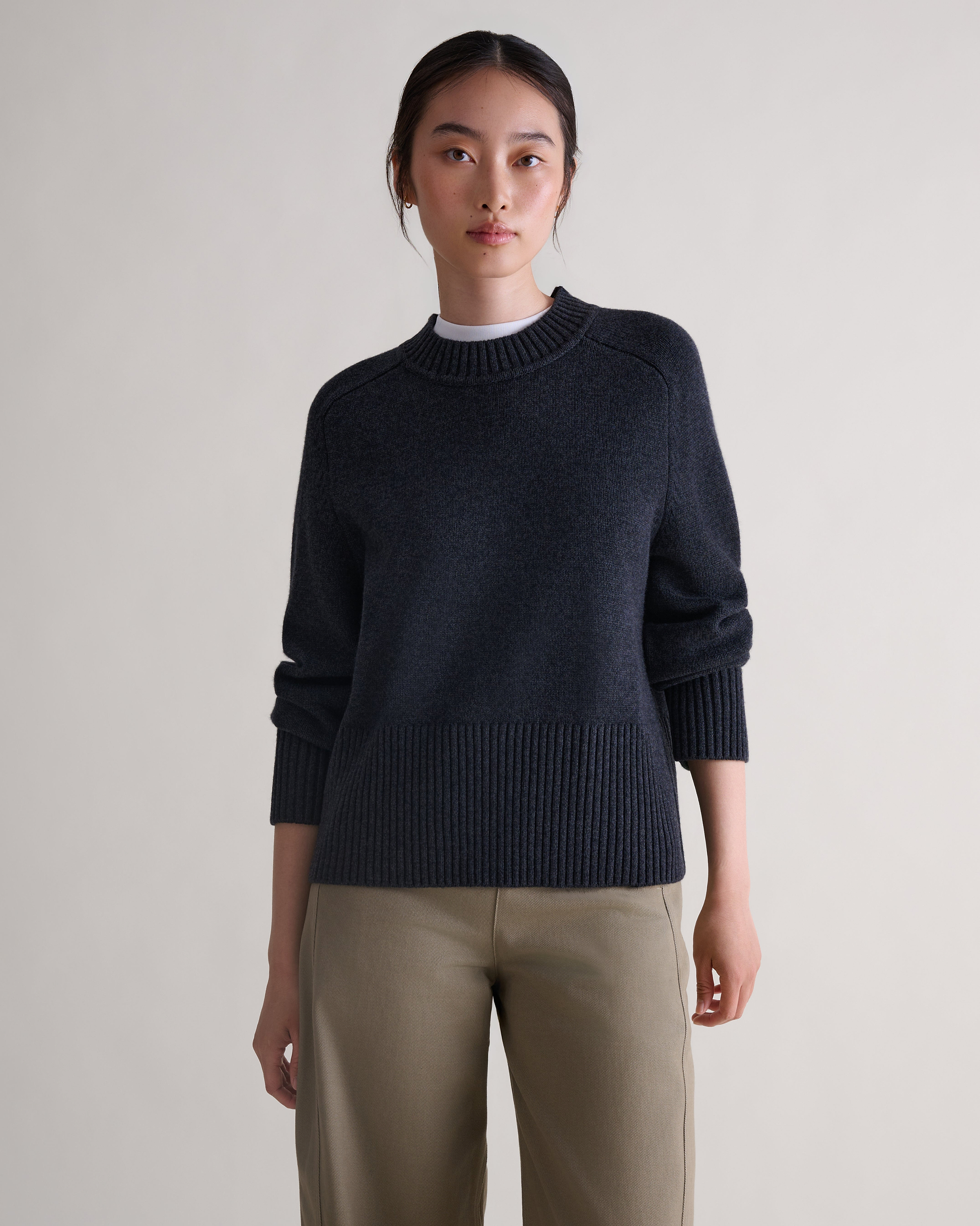 Women's Cashmere Merino Saddle Sleeve Crew Neck Jumper - Charcoal
